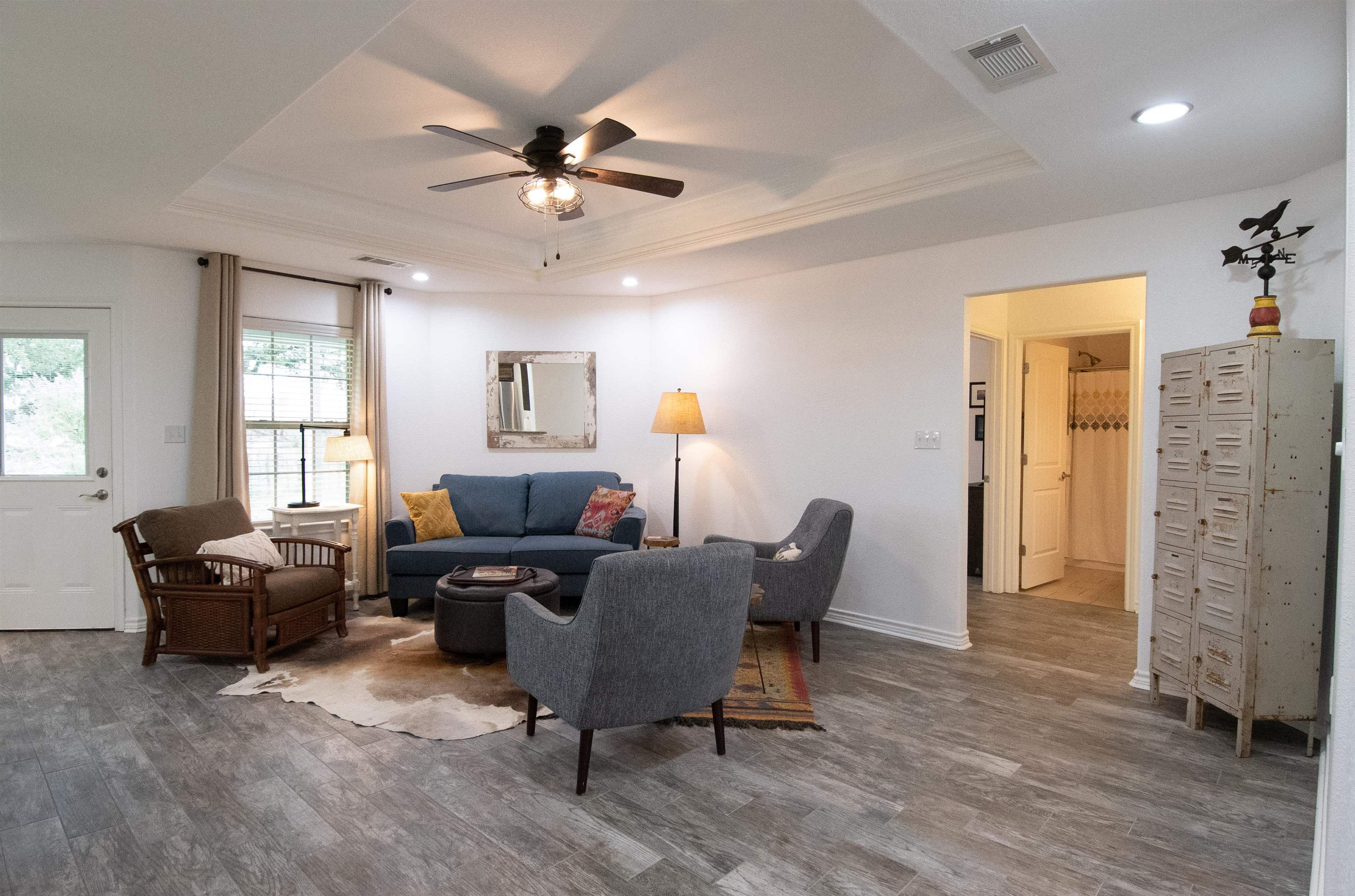 601 E Houston Street