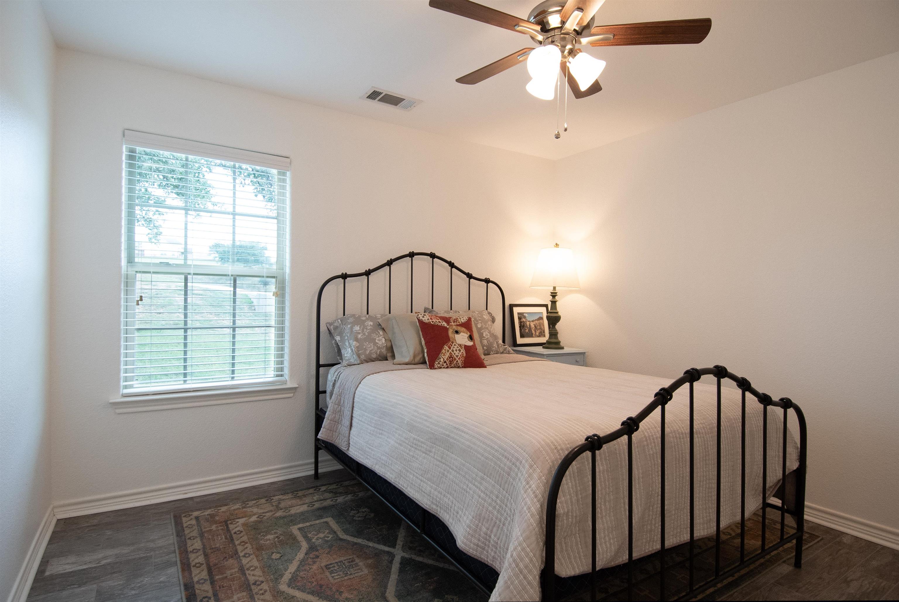 601 E Houston Street