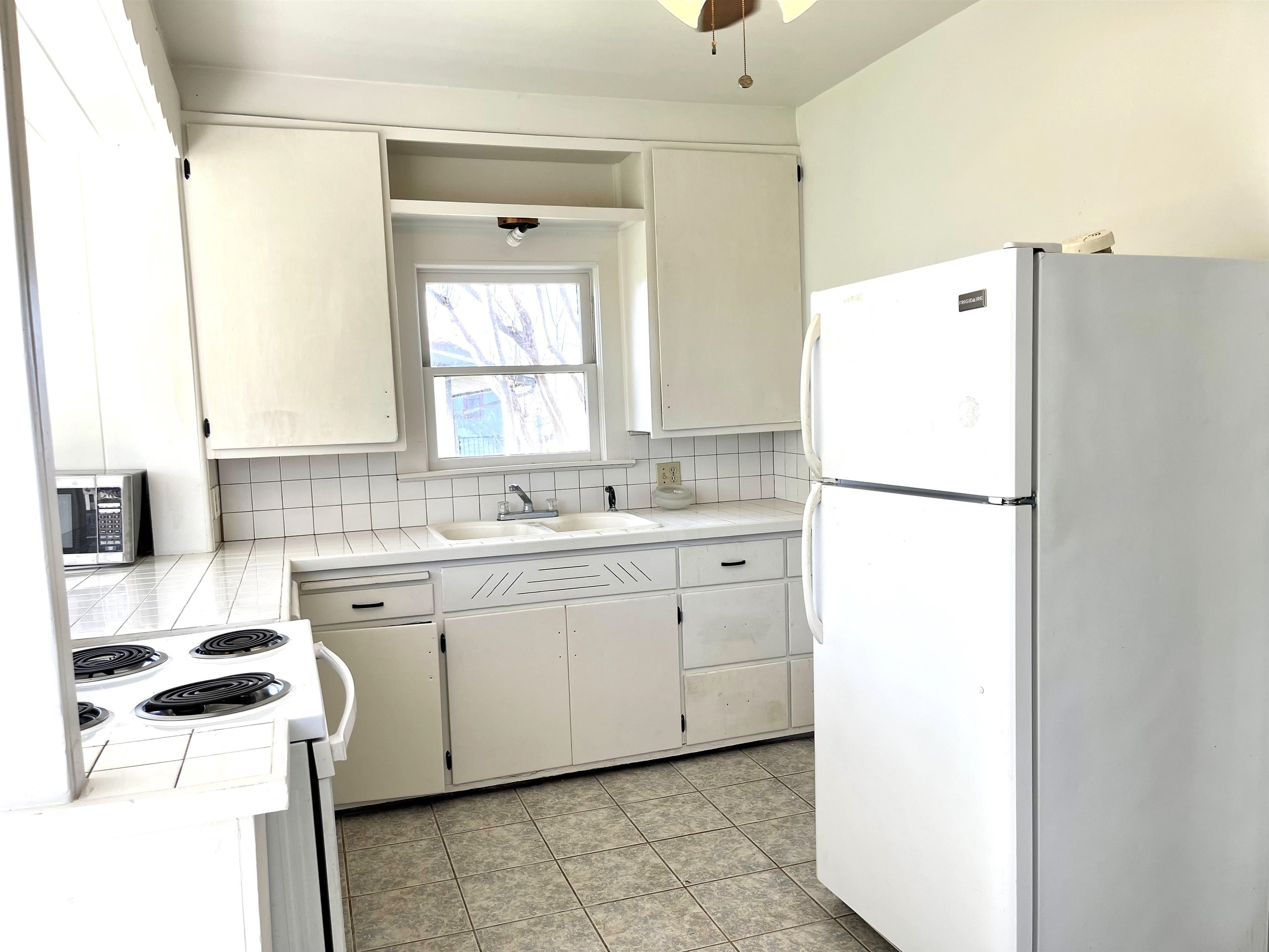 110 E Lampasas
