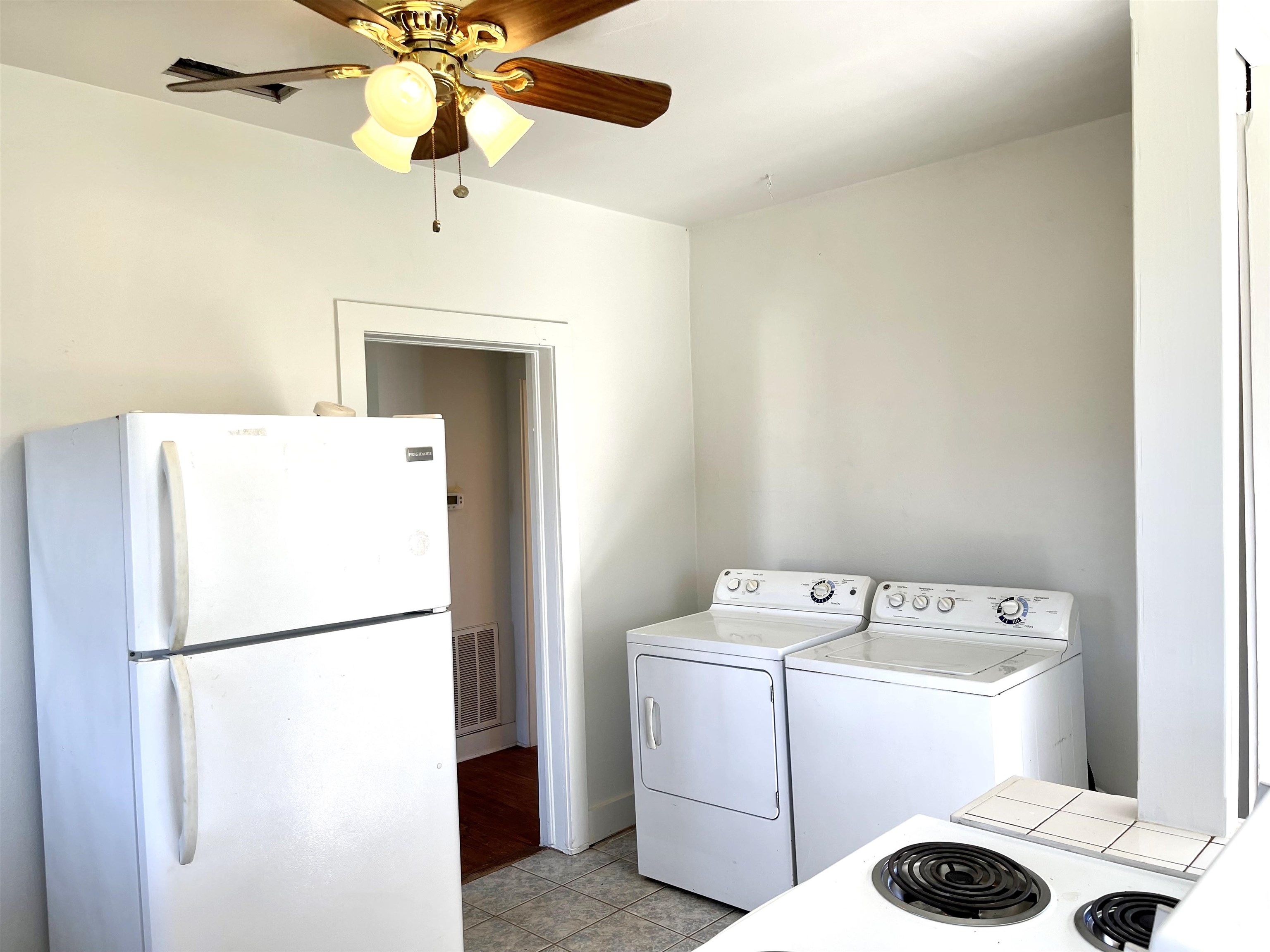 110 E Lampasas
