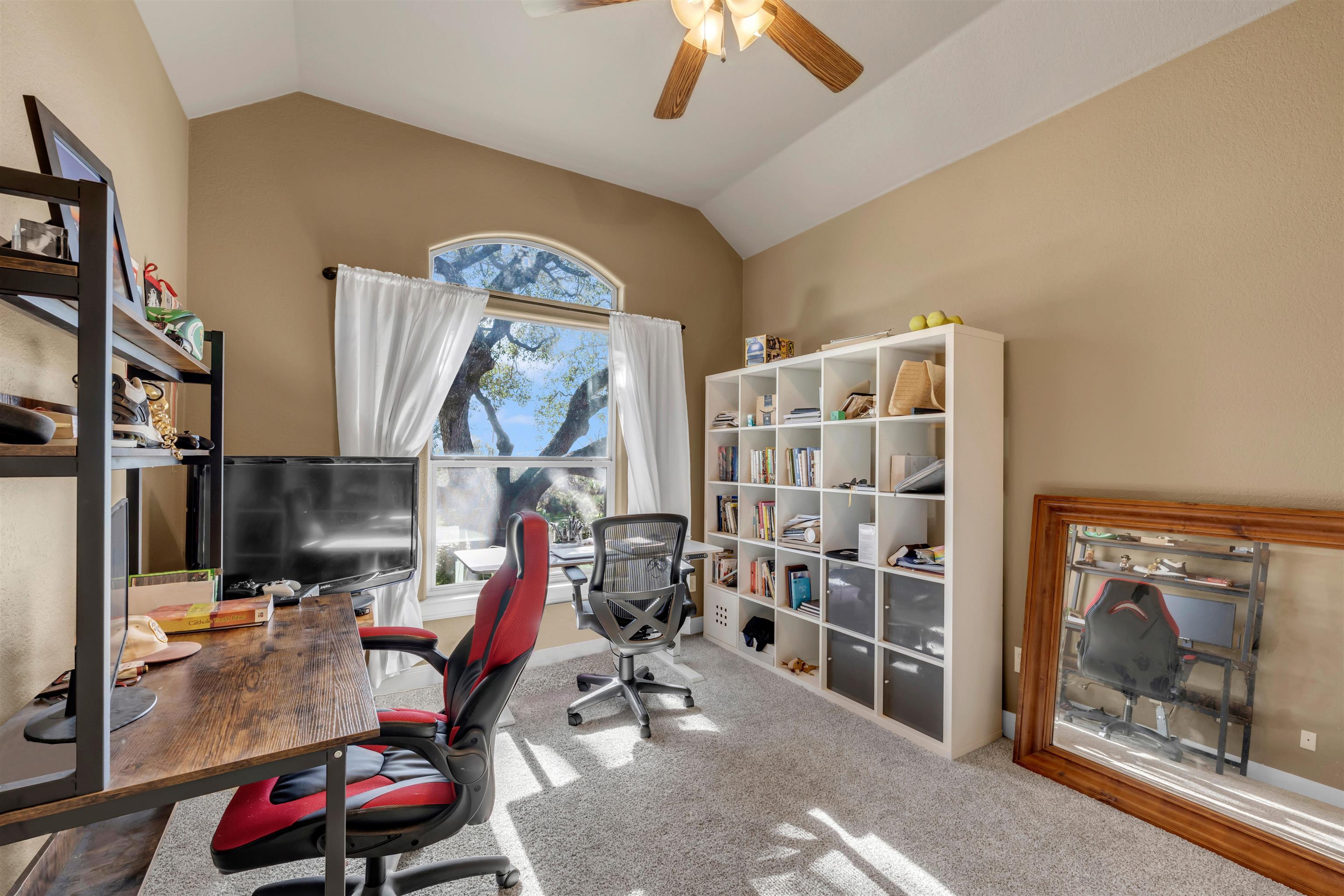 102 Oakwood Drive
