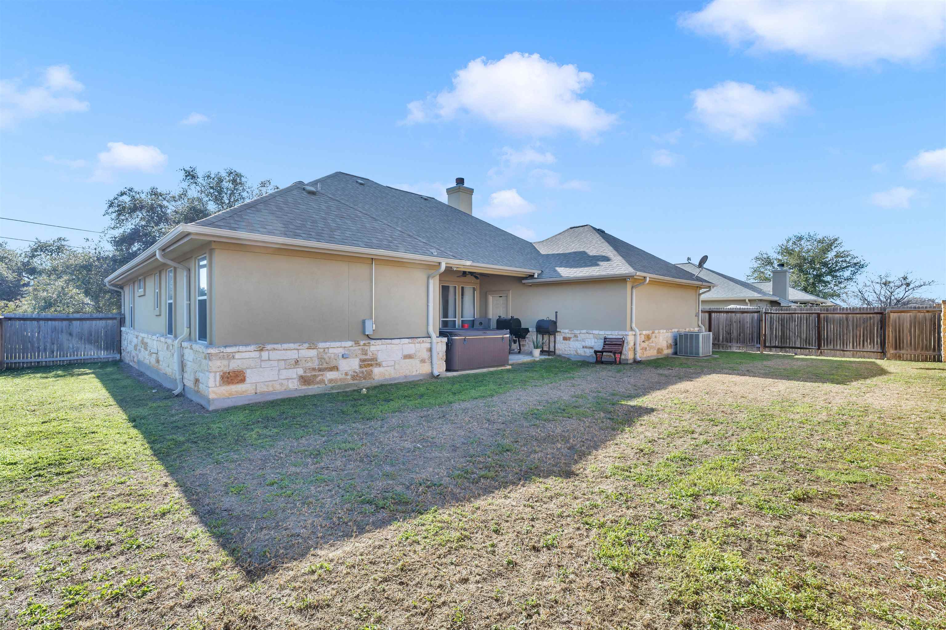 102 Oakwood Drive