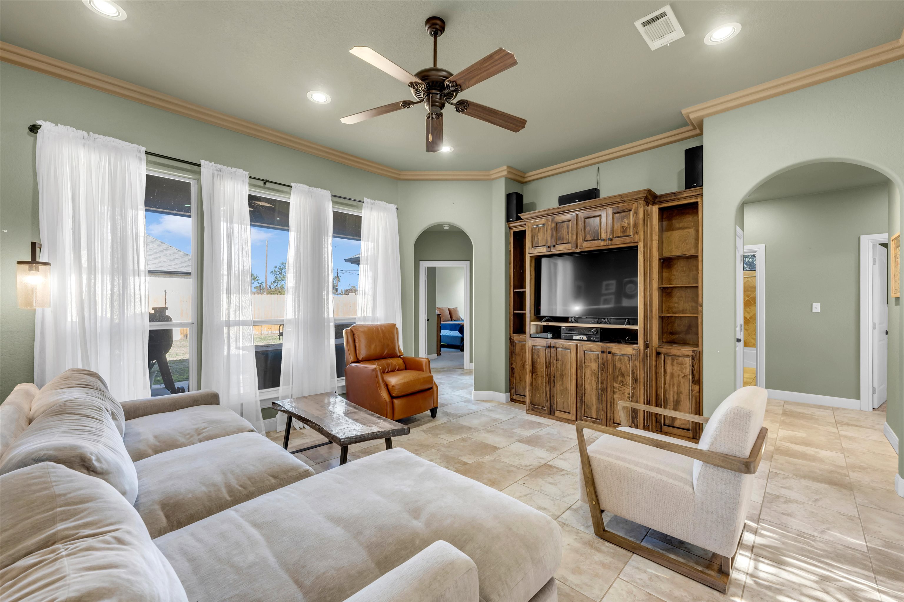 102 Oakwood Drive