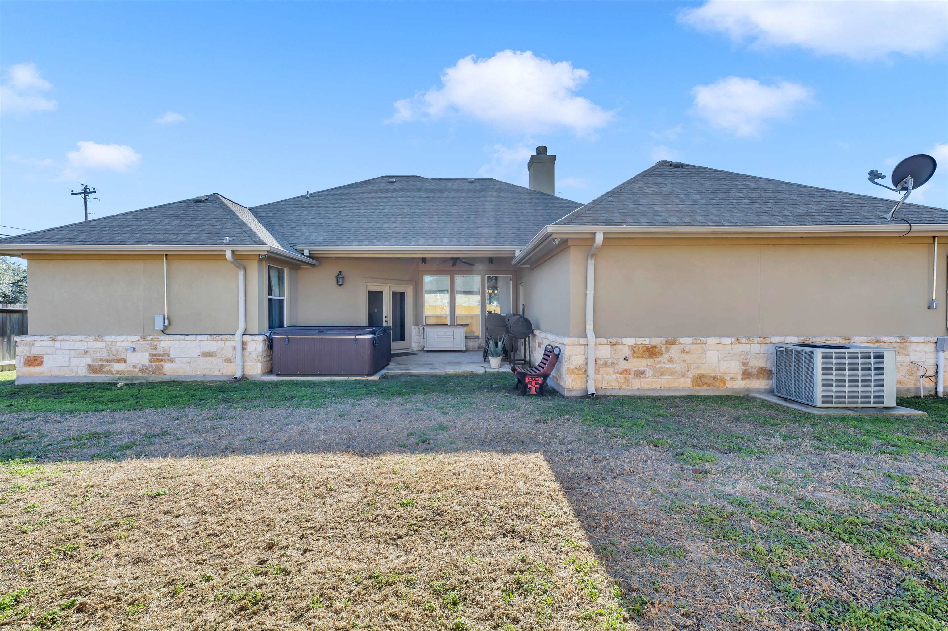 102 Oakwood Drive