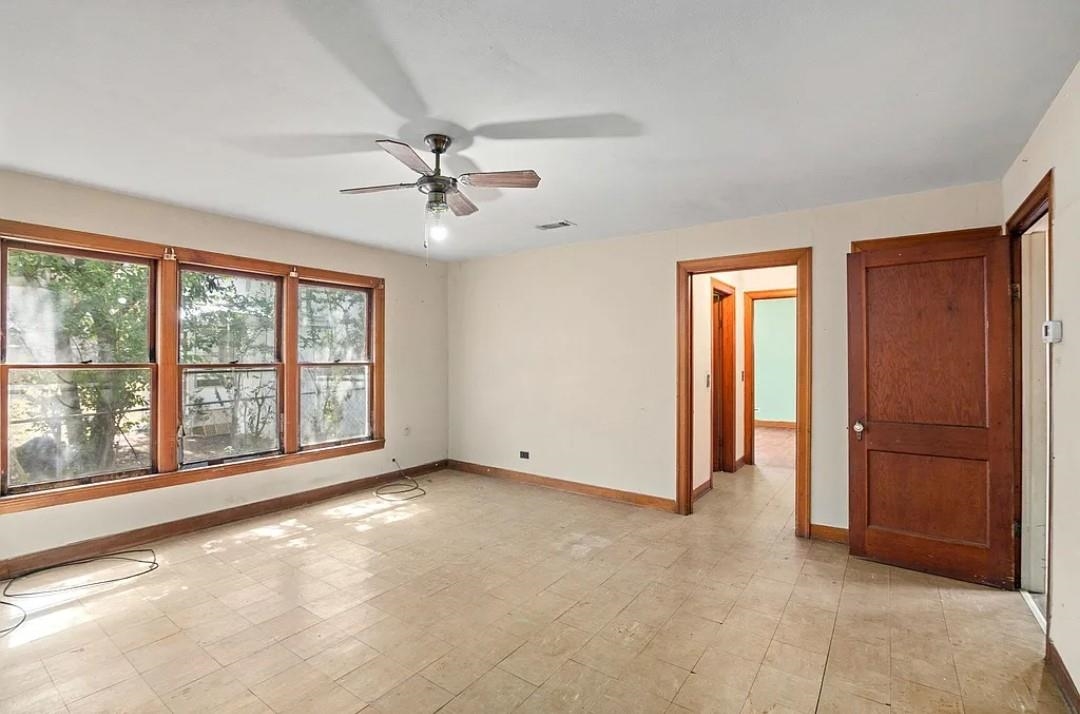 305 W Sandstone Street