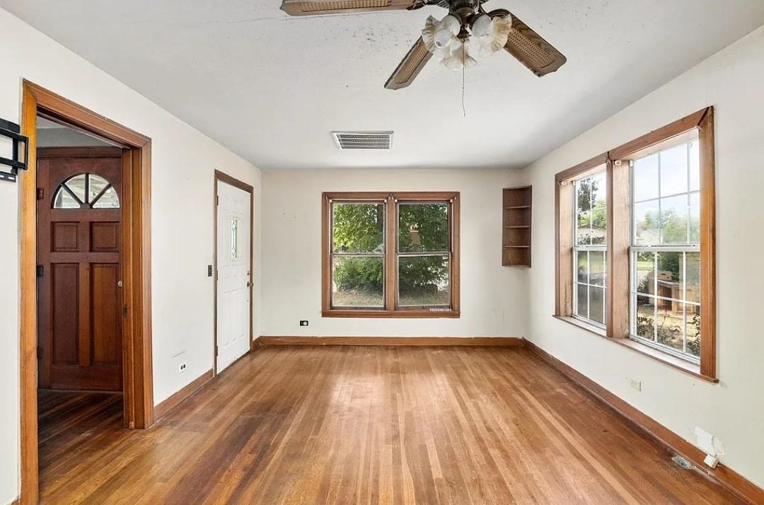 305 W Sandstone Street