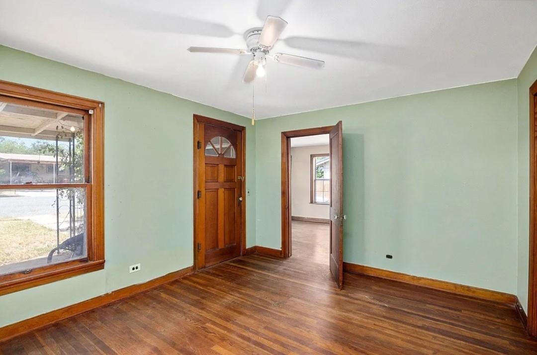 305 W Sandstone Street