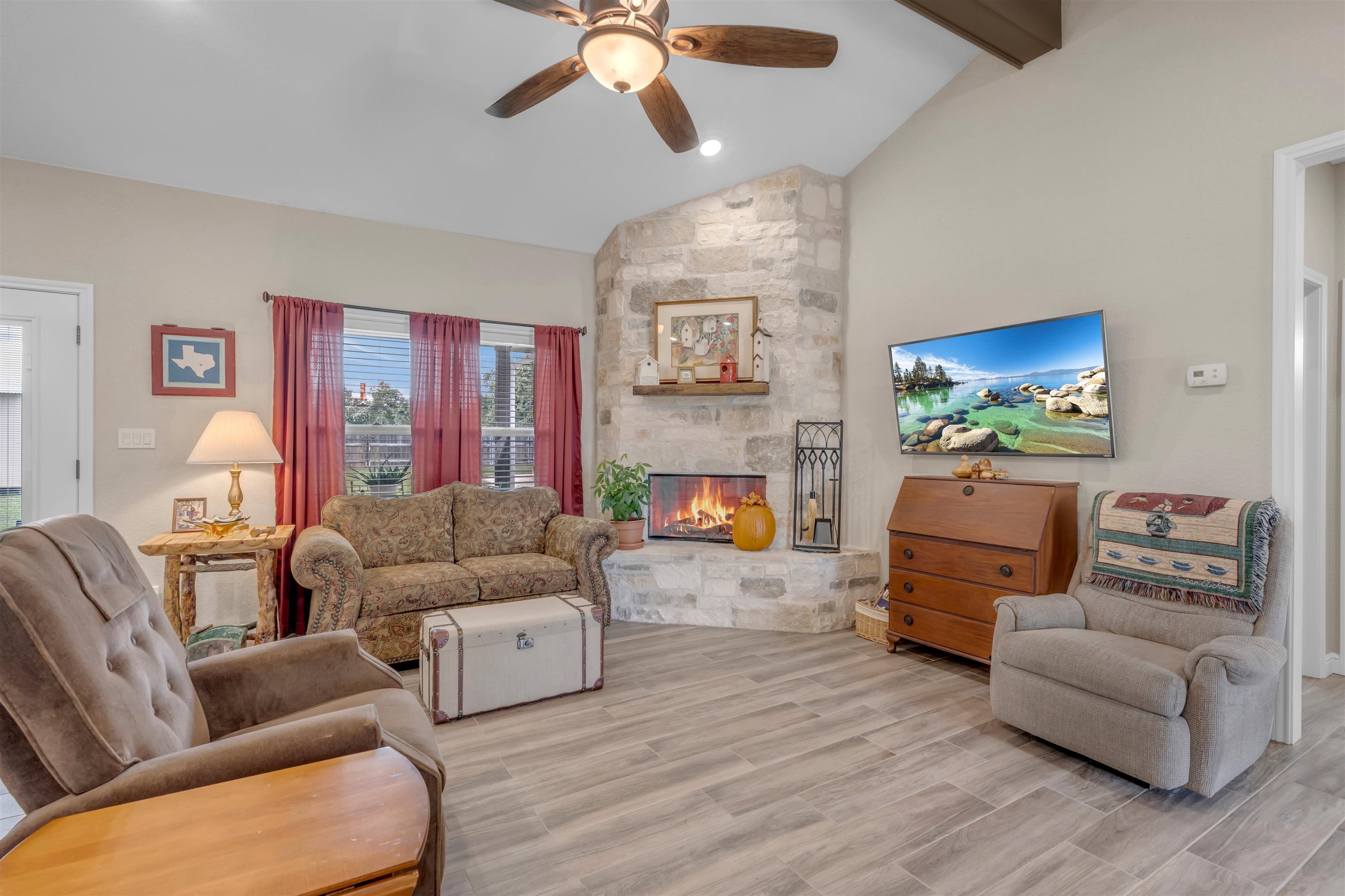 2101 River Oaks Dr.