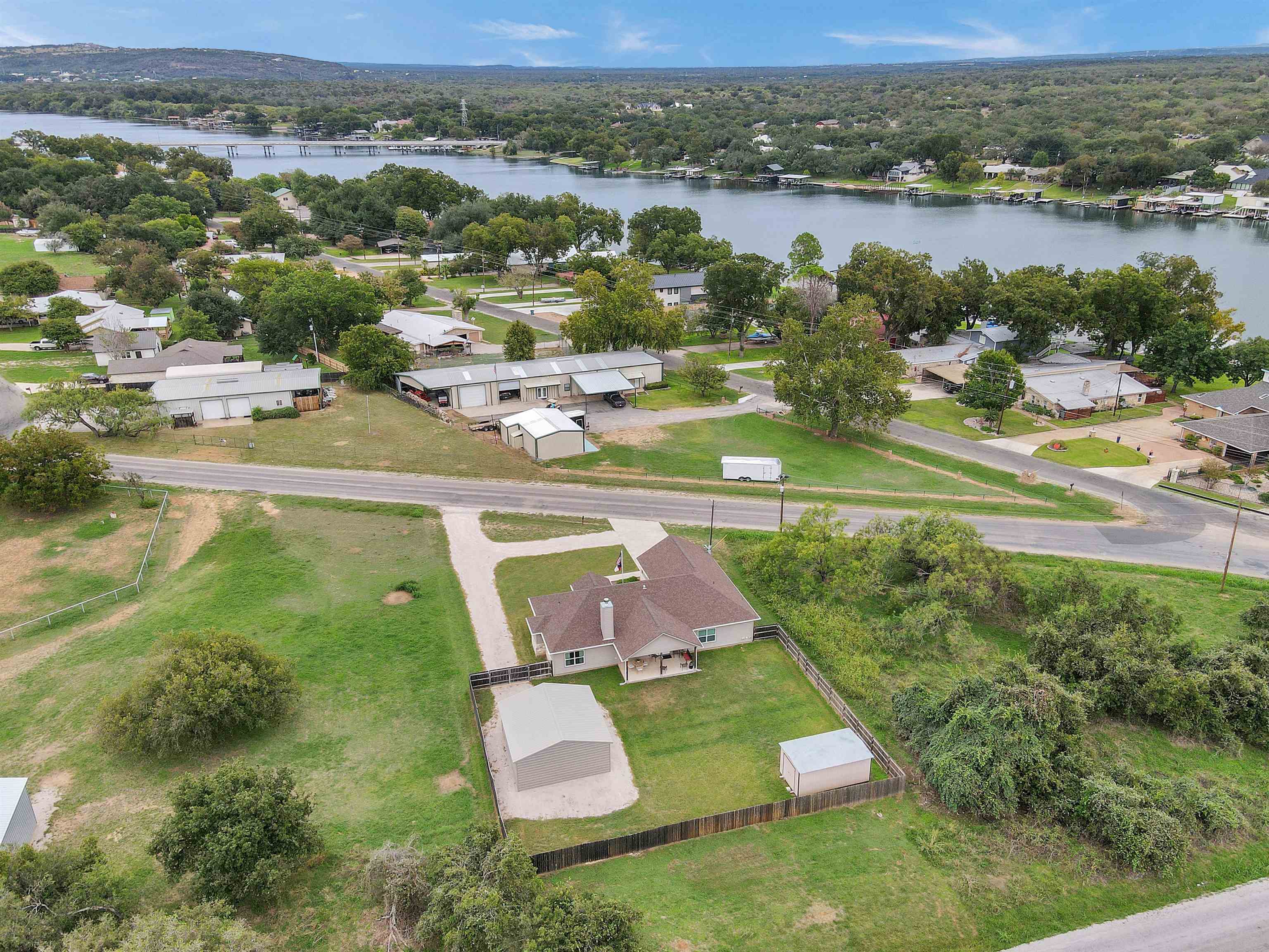 2101 River Oaks Dr.