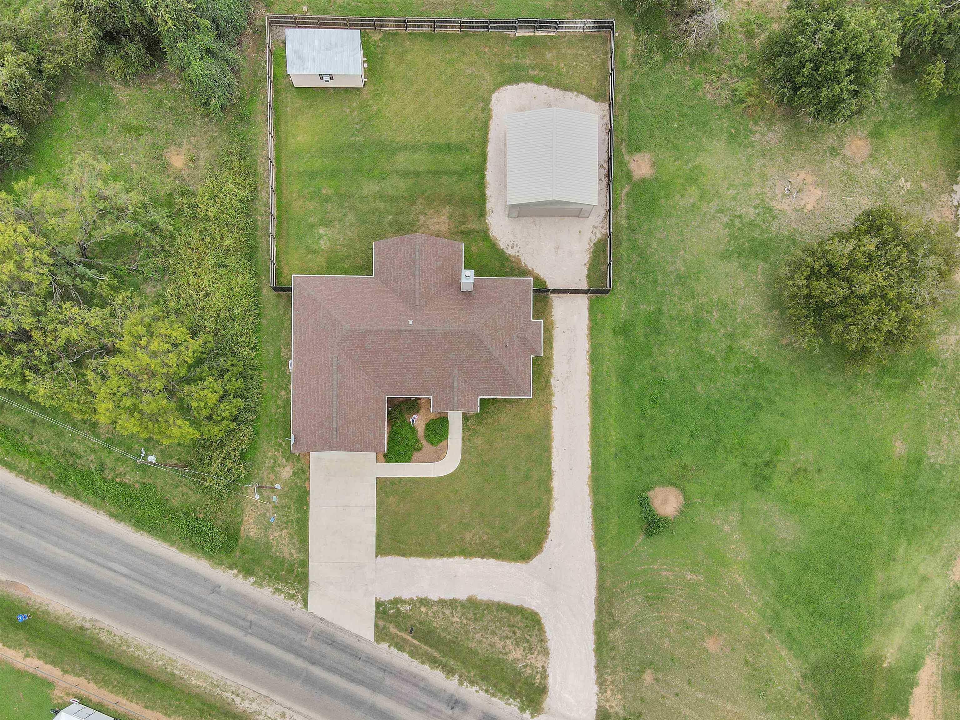 2101 River Oaks Dr.