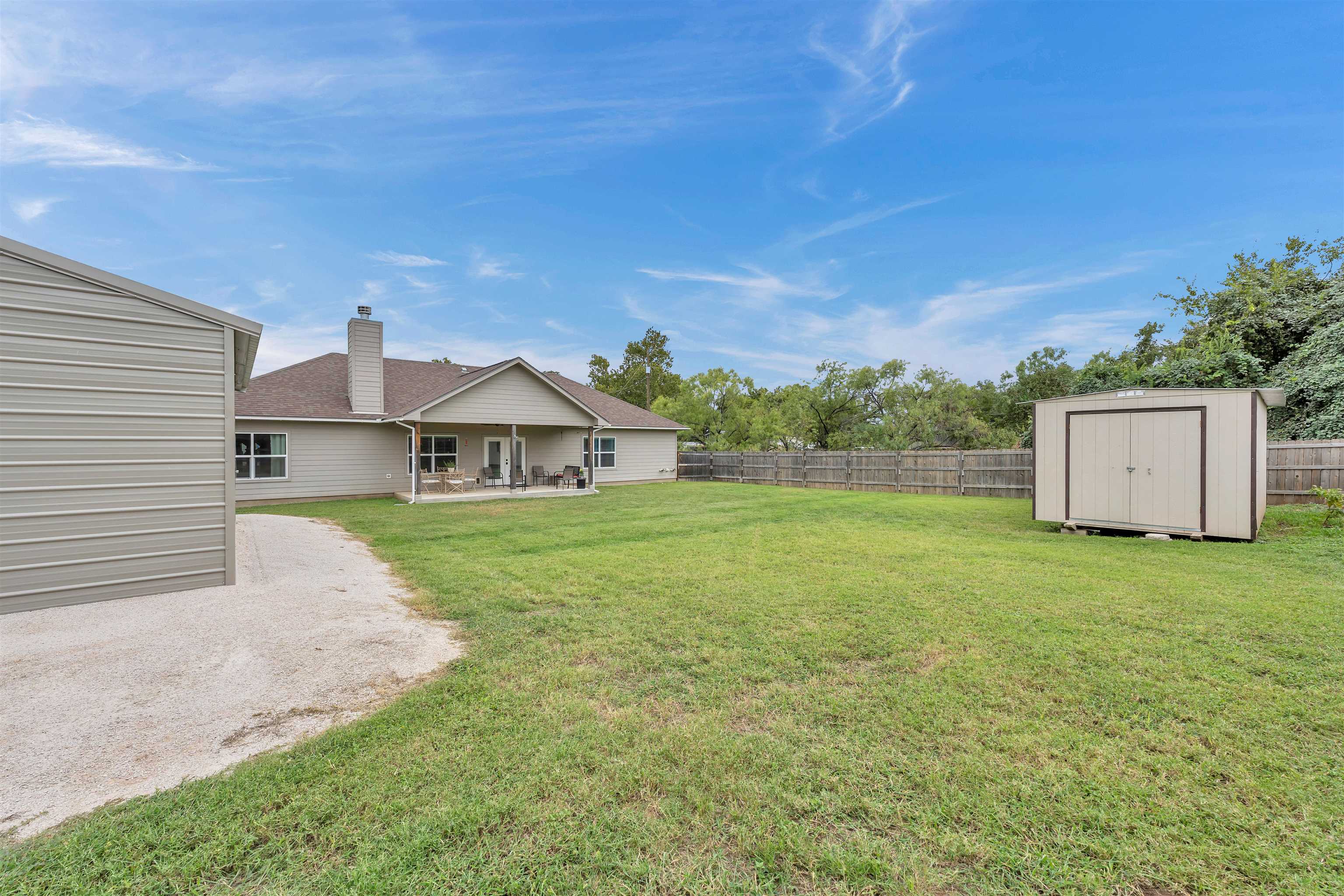 2101 River Oaks Dr.
