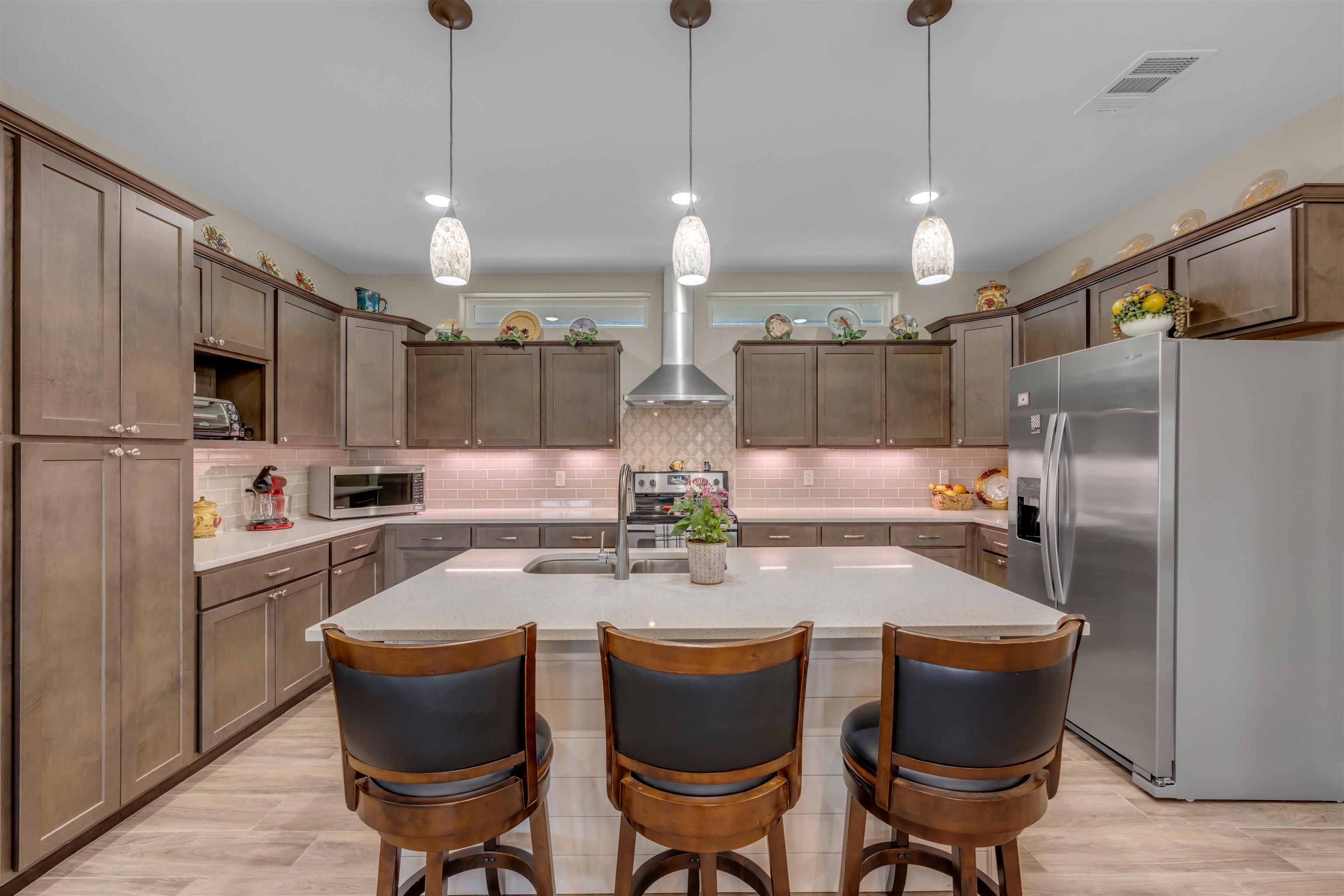 2101 River Oaks Dr.