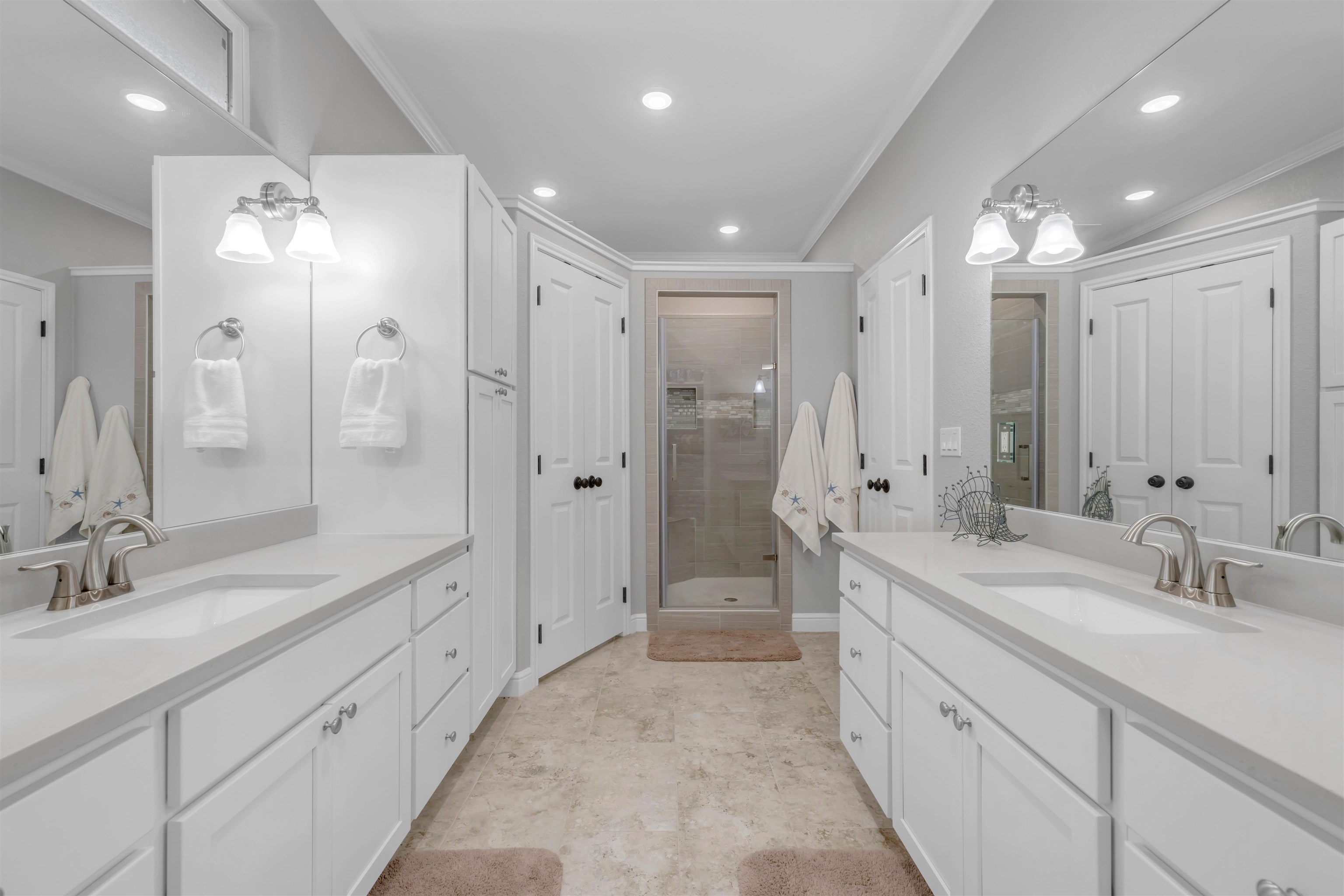 2101 River Oaks Dr.