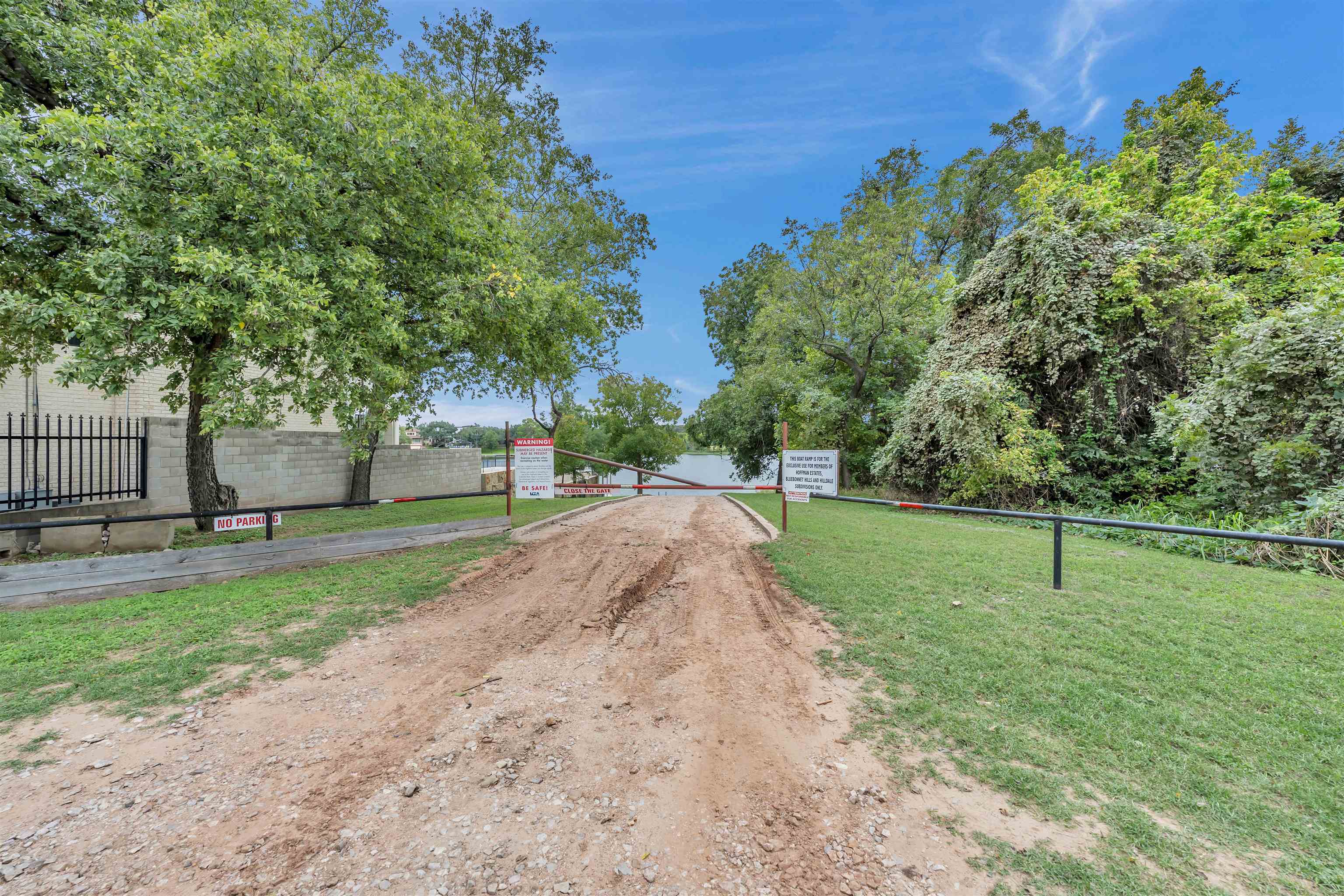 2101 River Oaks Dr.