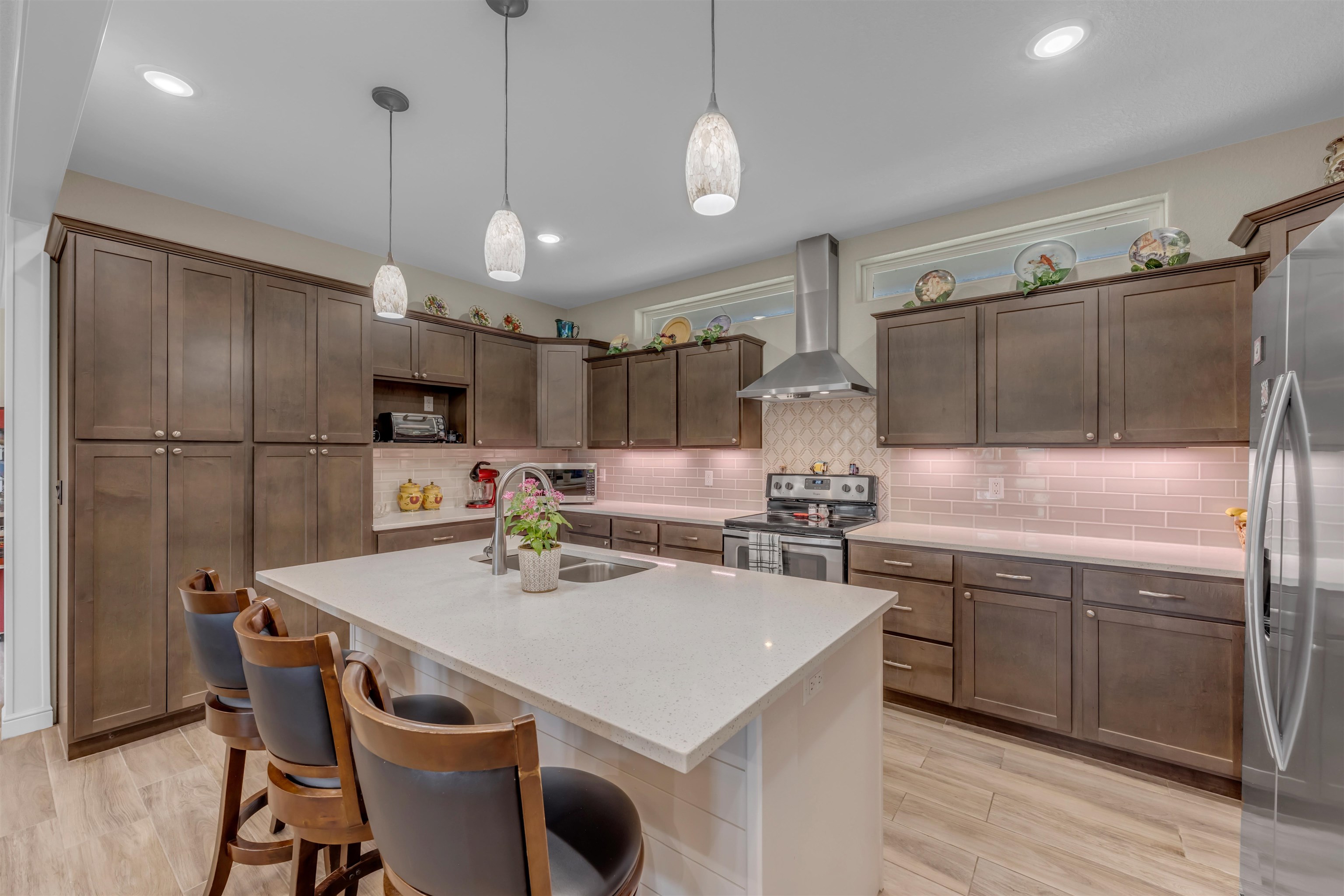 2101 River Oaks Dr.