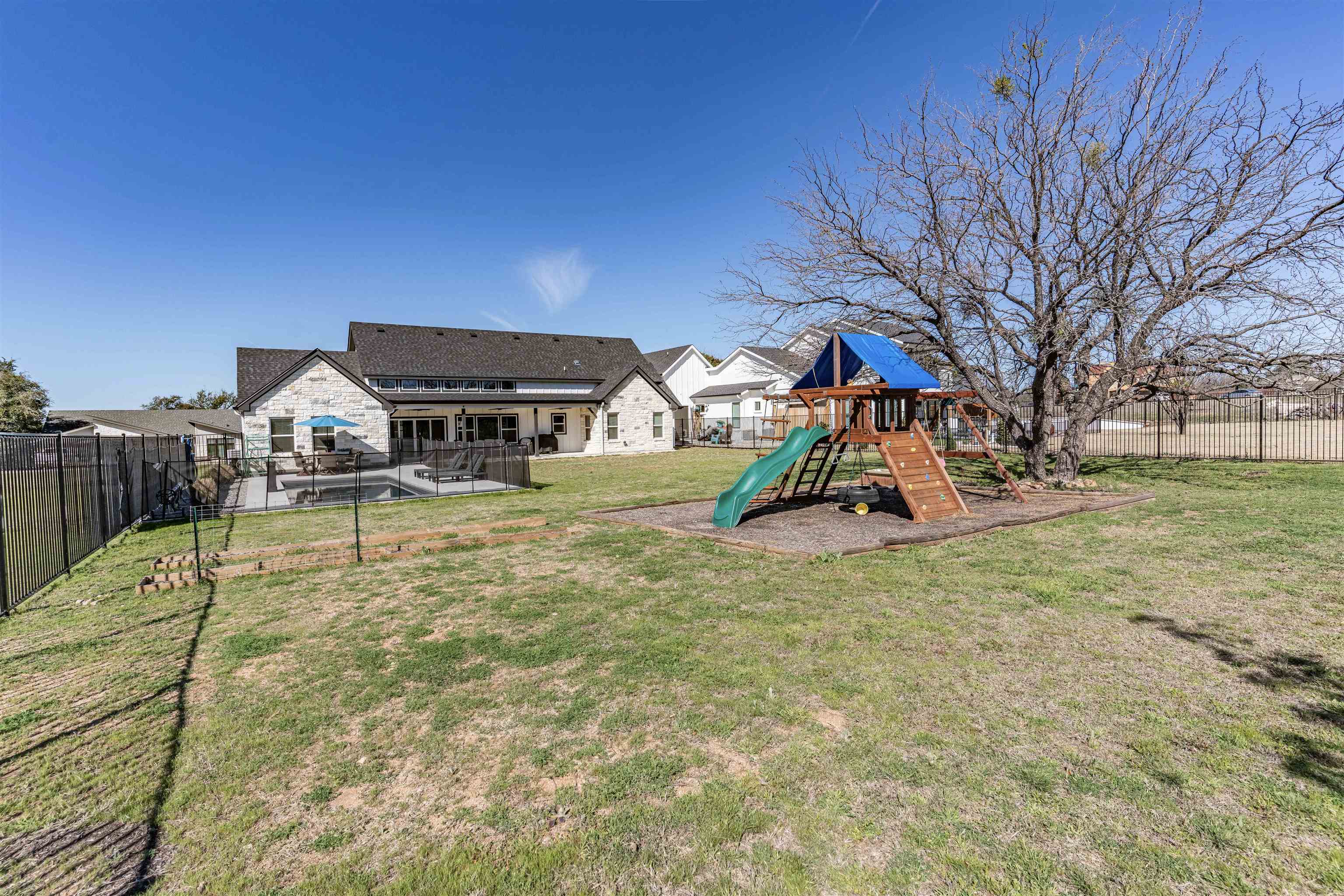 217 Sleepy Oaks Drive