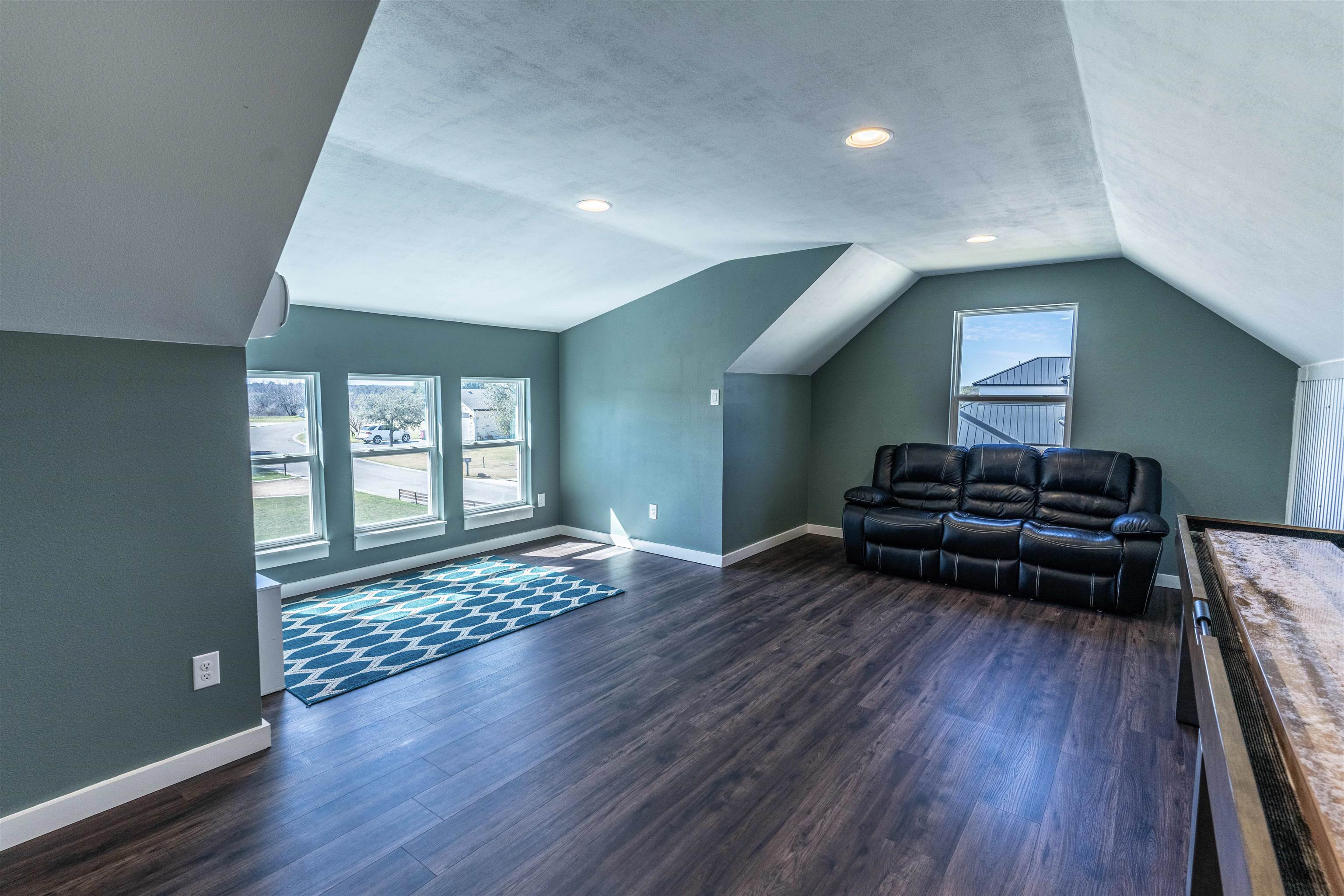 217 Sleepy Oaks Drive