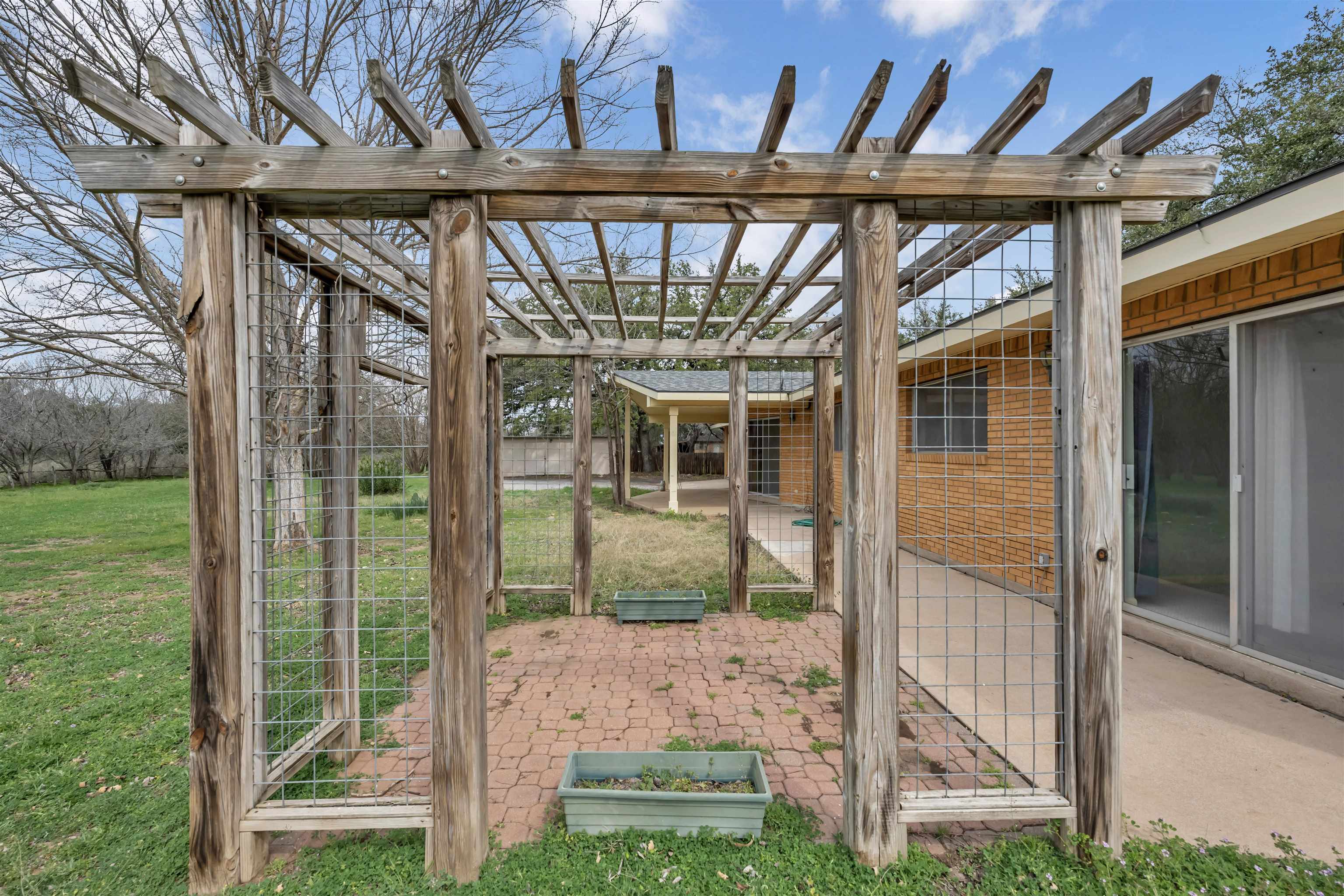113 Live Oak Dr.