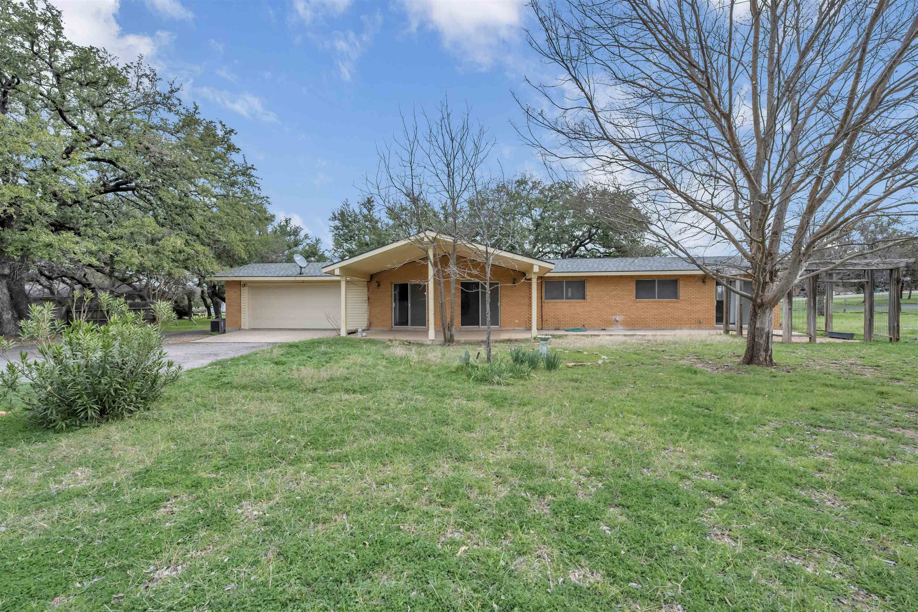 113 Live Oak Dr.