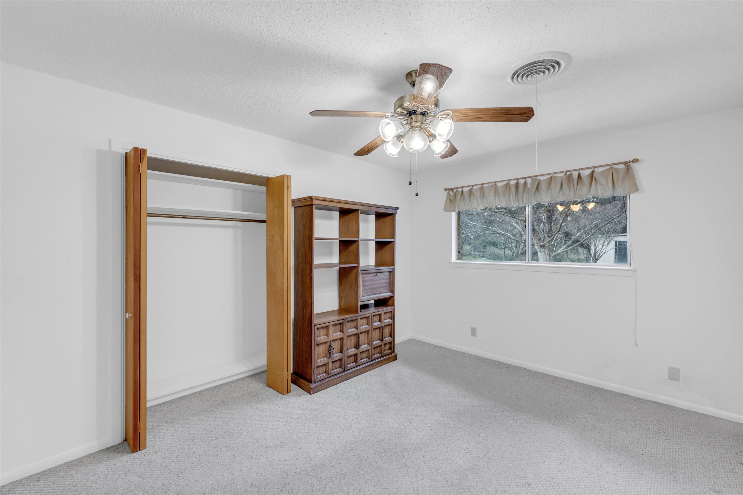 113 Live Oak Dr.