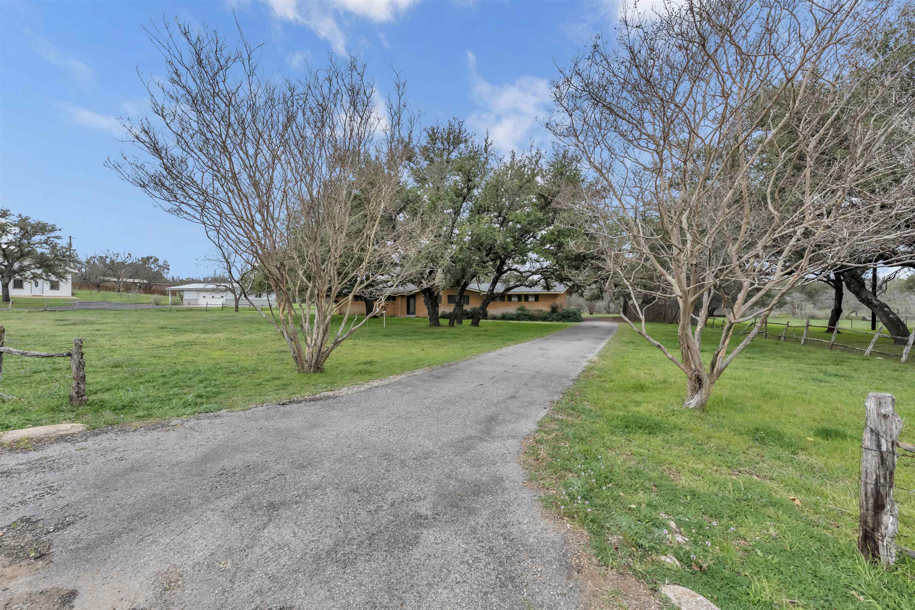113 Live Oak Dr.