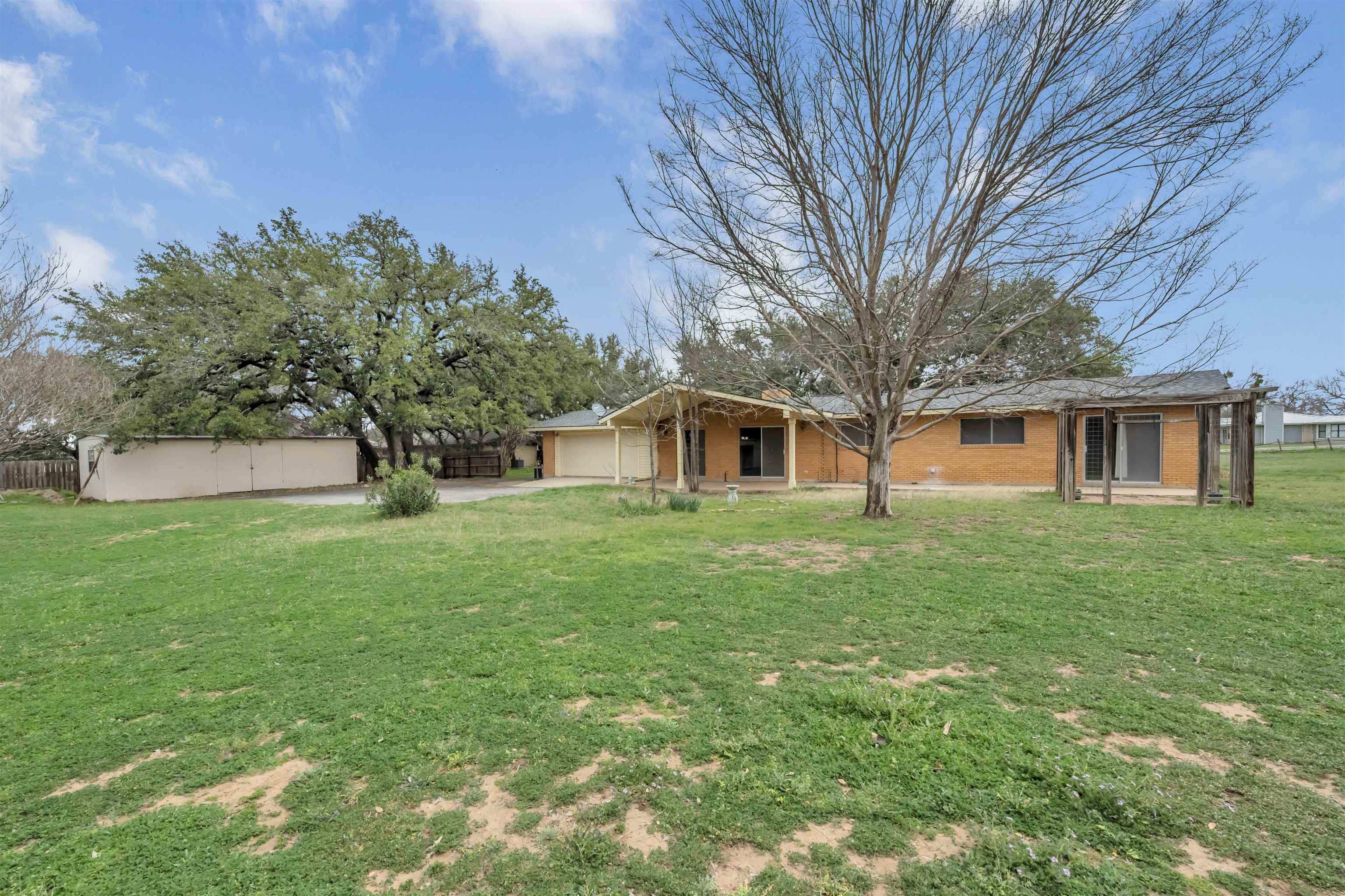 113 Live Oak Dr.