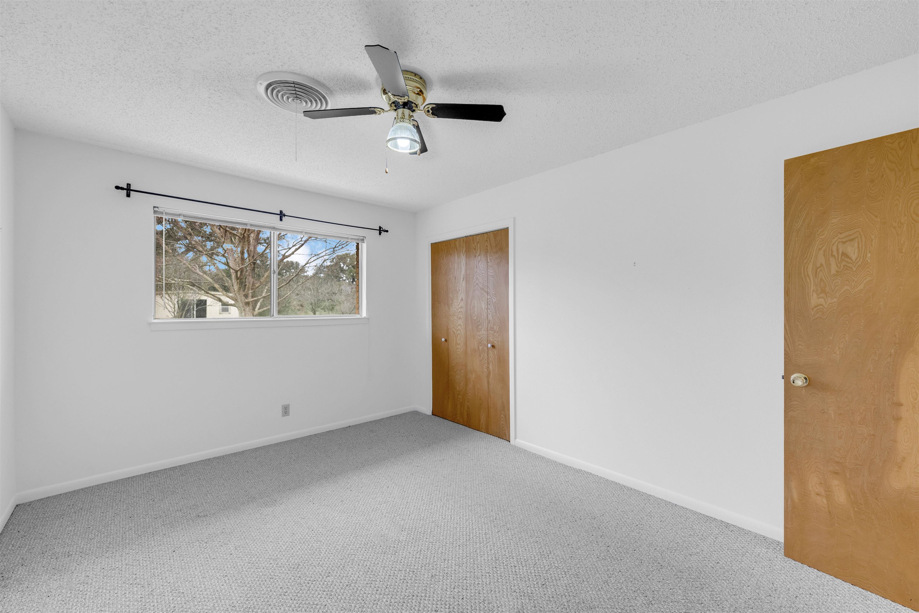 113 Live Oak Dr.