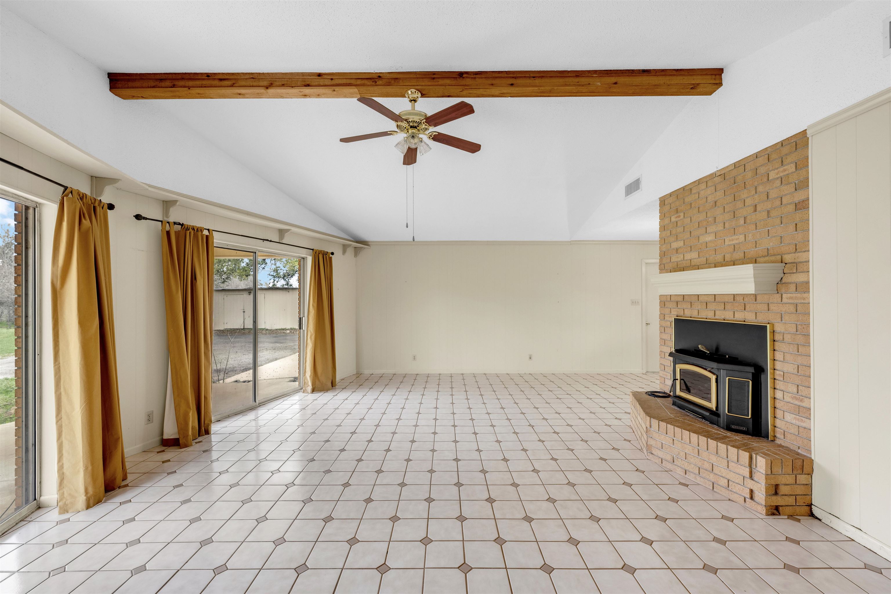 113 Live Oak Dr.