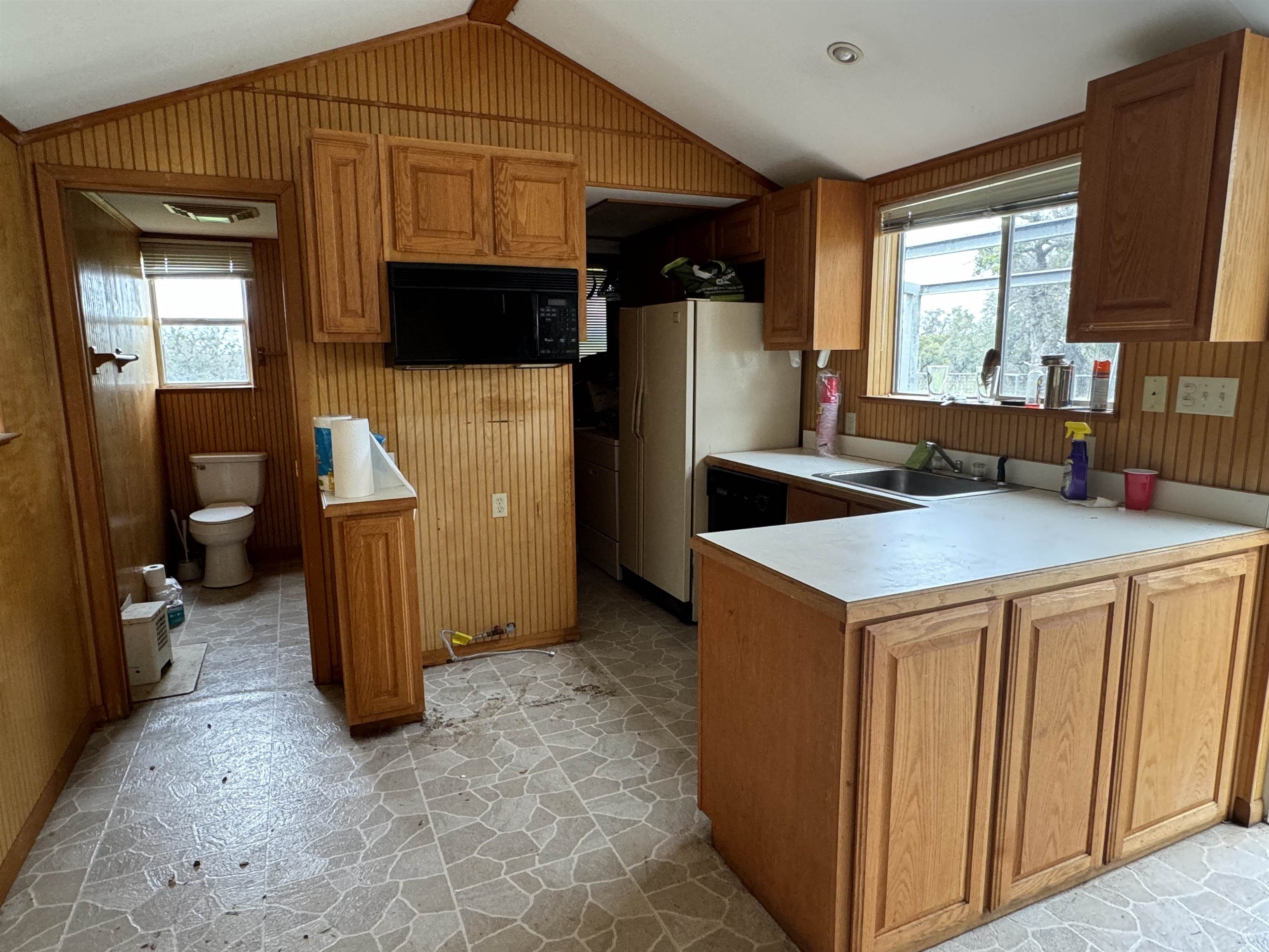 000 Rocky Hollow, Lot 100