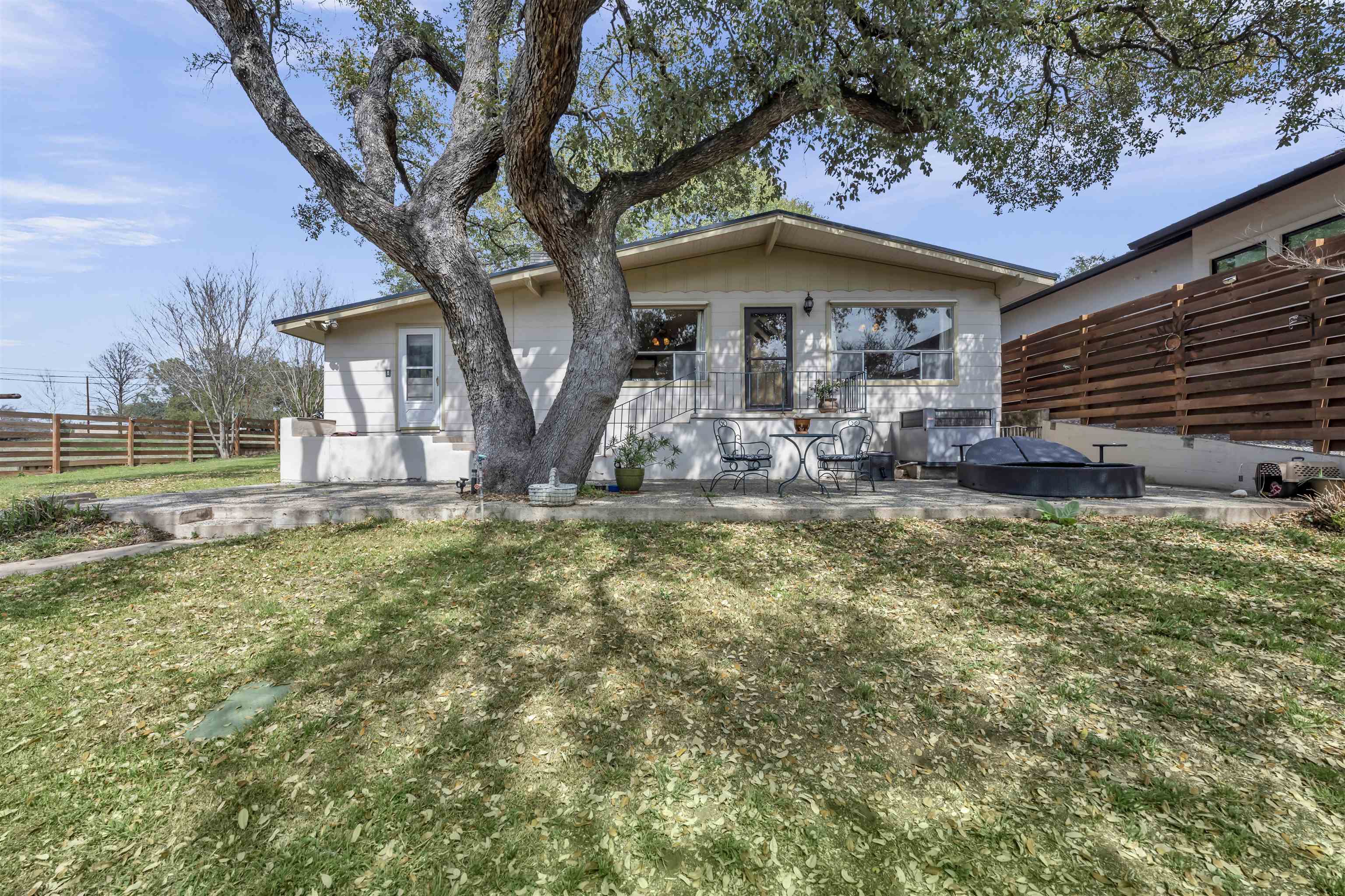 4302 River Oaks Drive