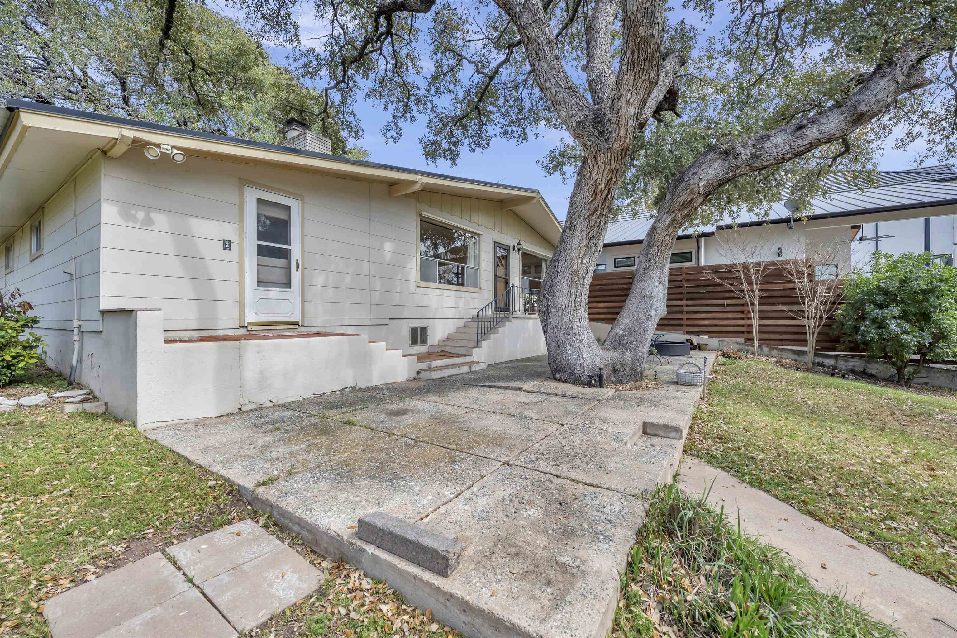 4302 River Oaks Drive