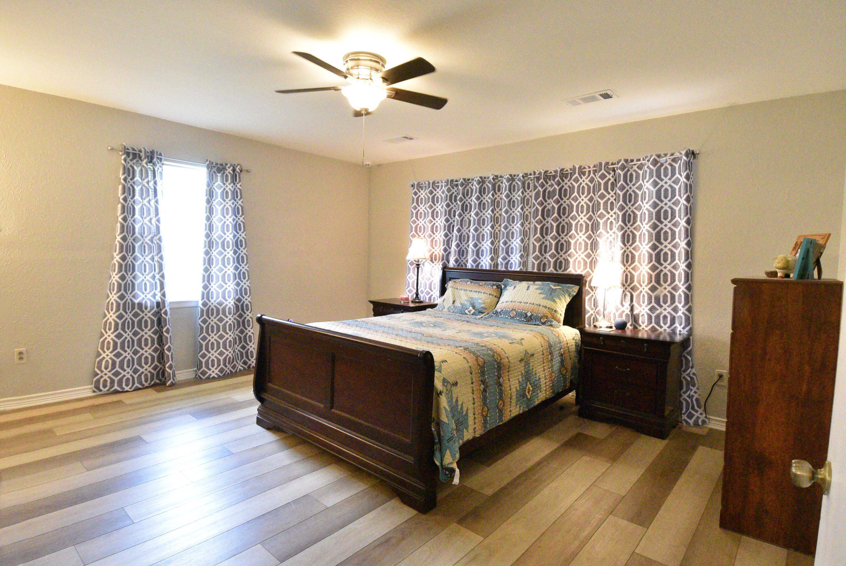 207 E Navarro Street