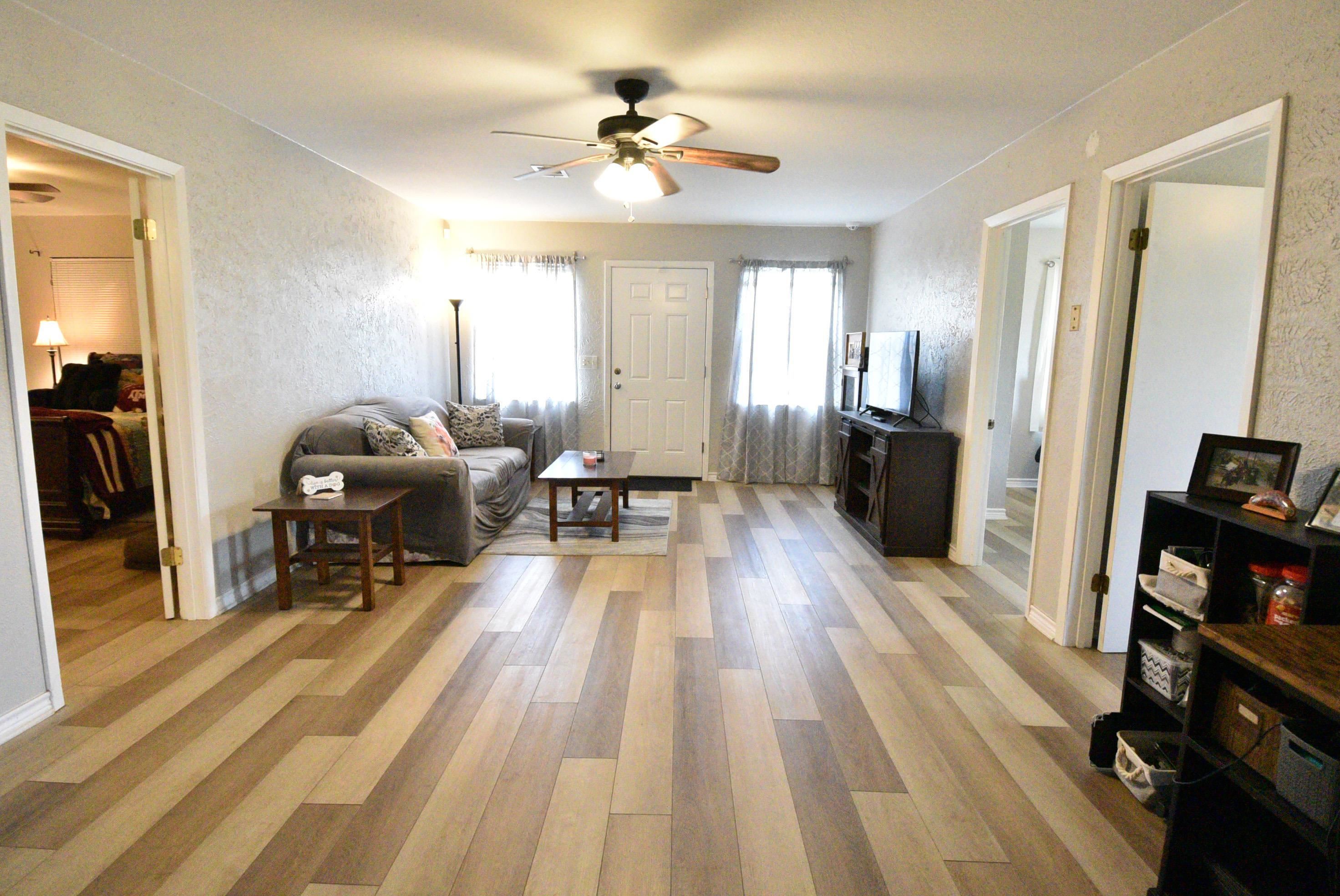 207 E Navarro Street