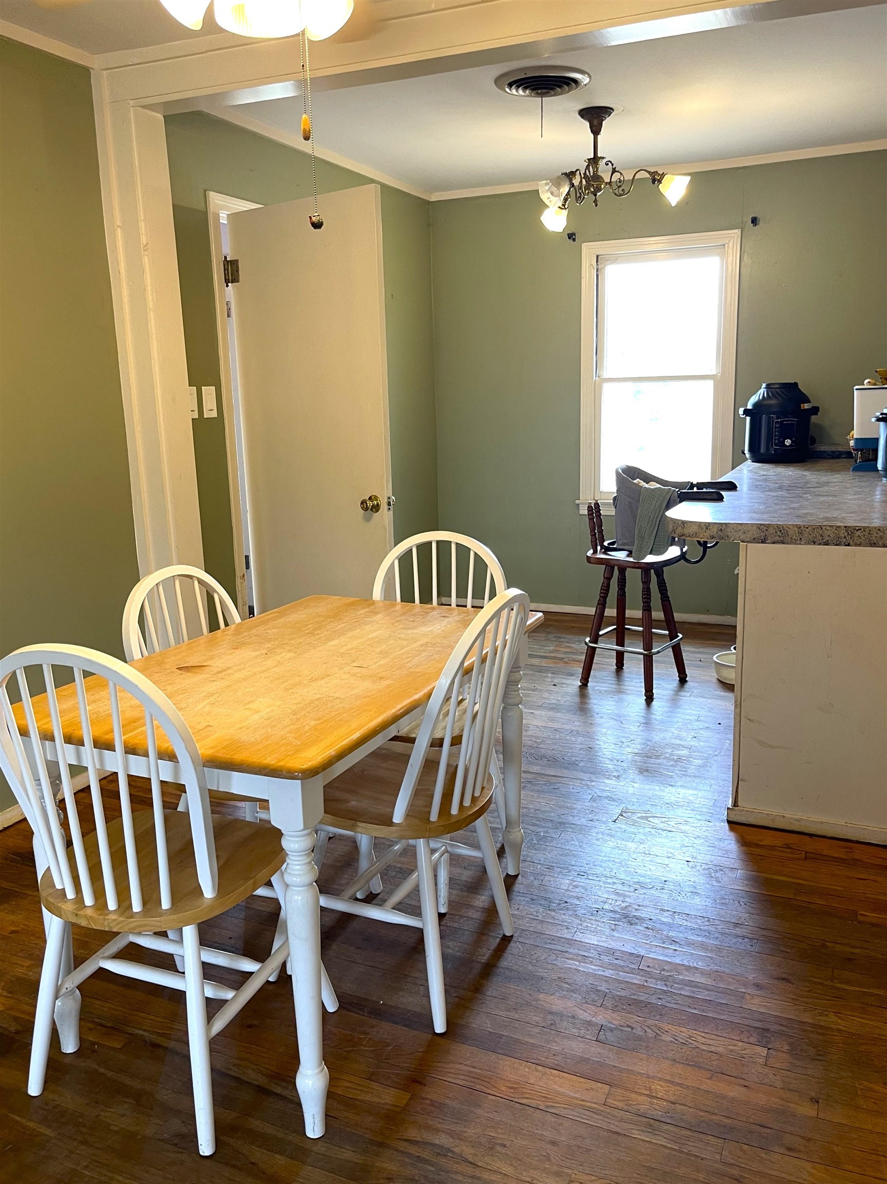 409 W Wallace