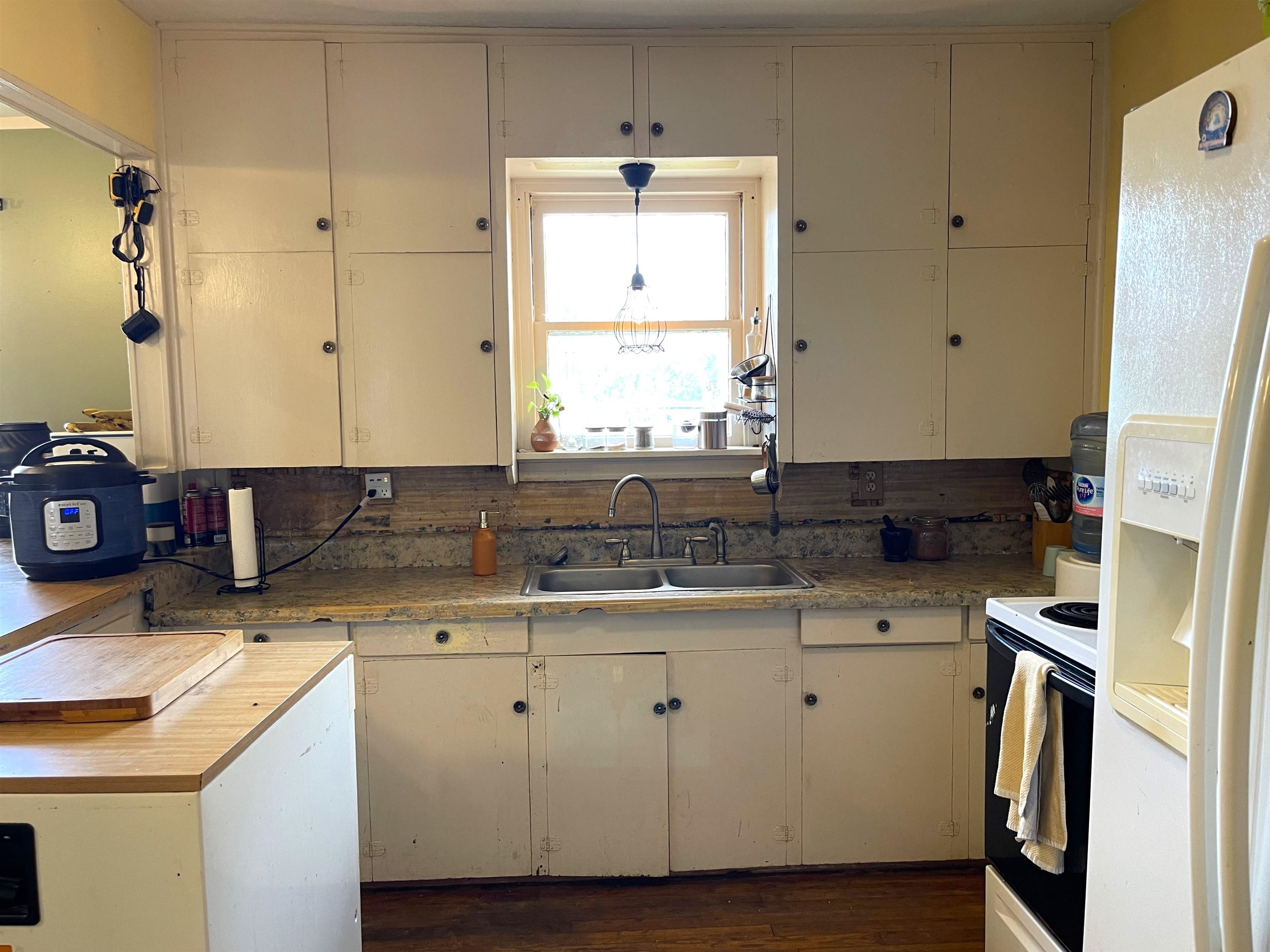 409 W Wallace