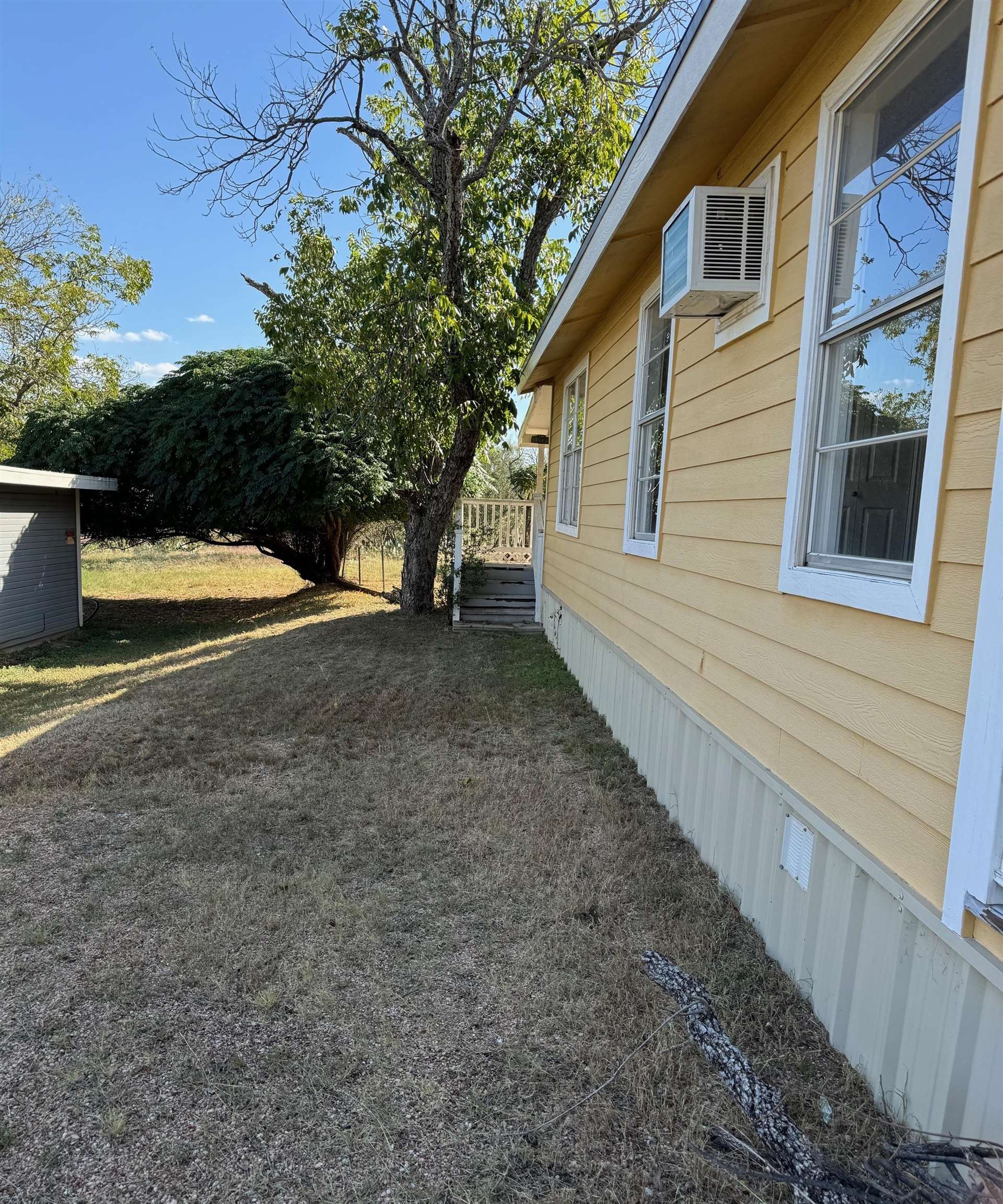 124 E Bluebriar Drive