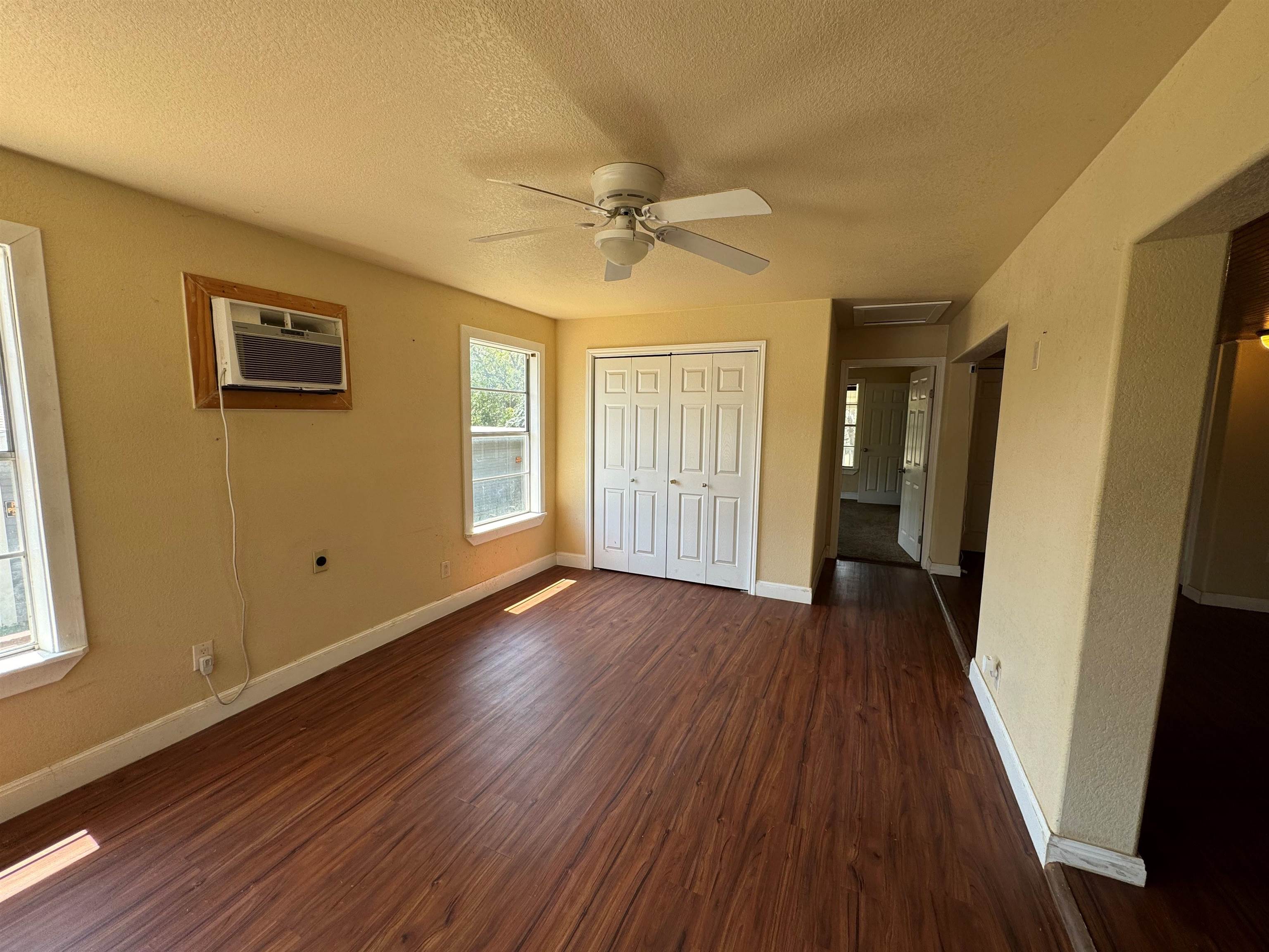 124 E Bluebriar Drive