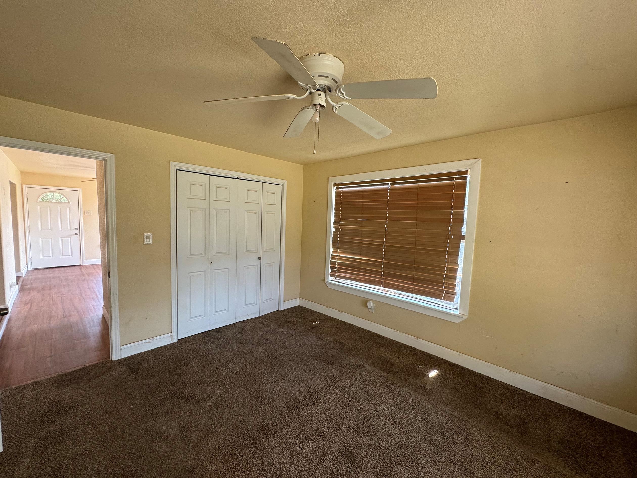 124 E Bluebriar Drive
