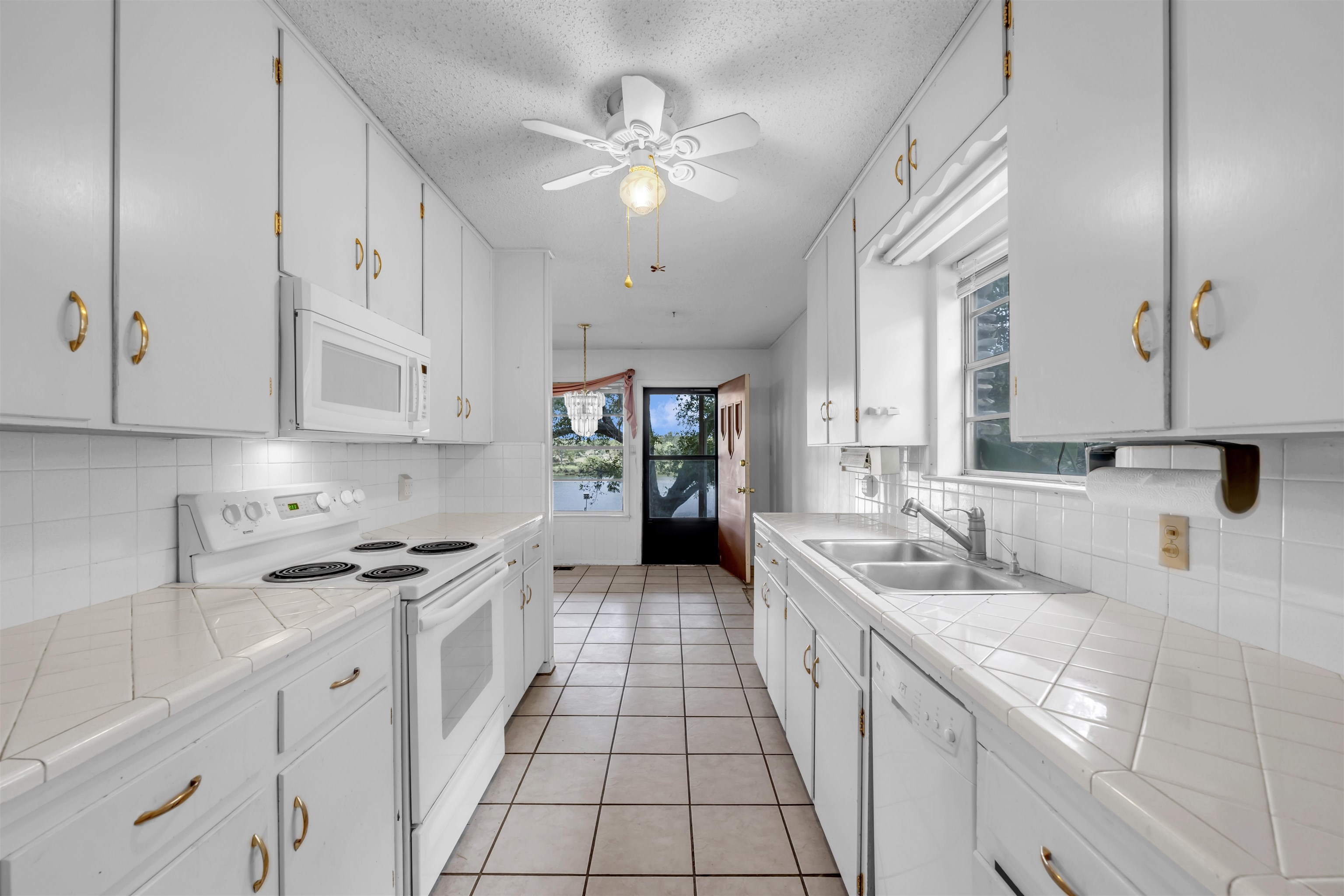 4808 River Oaks Drive