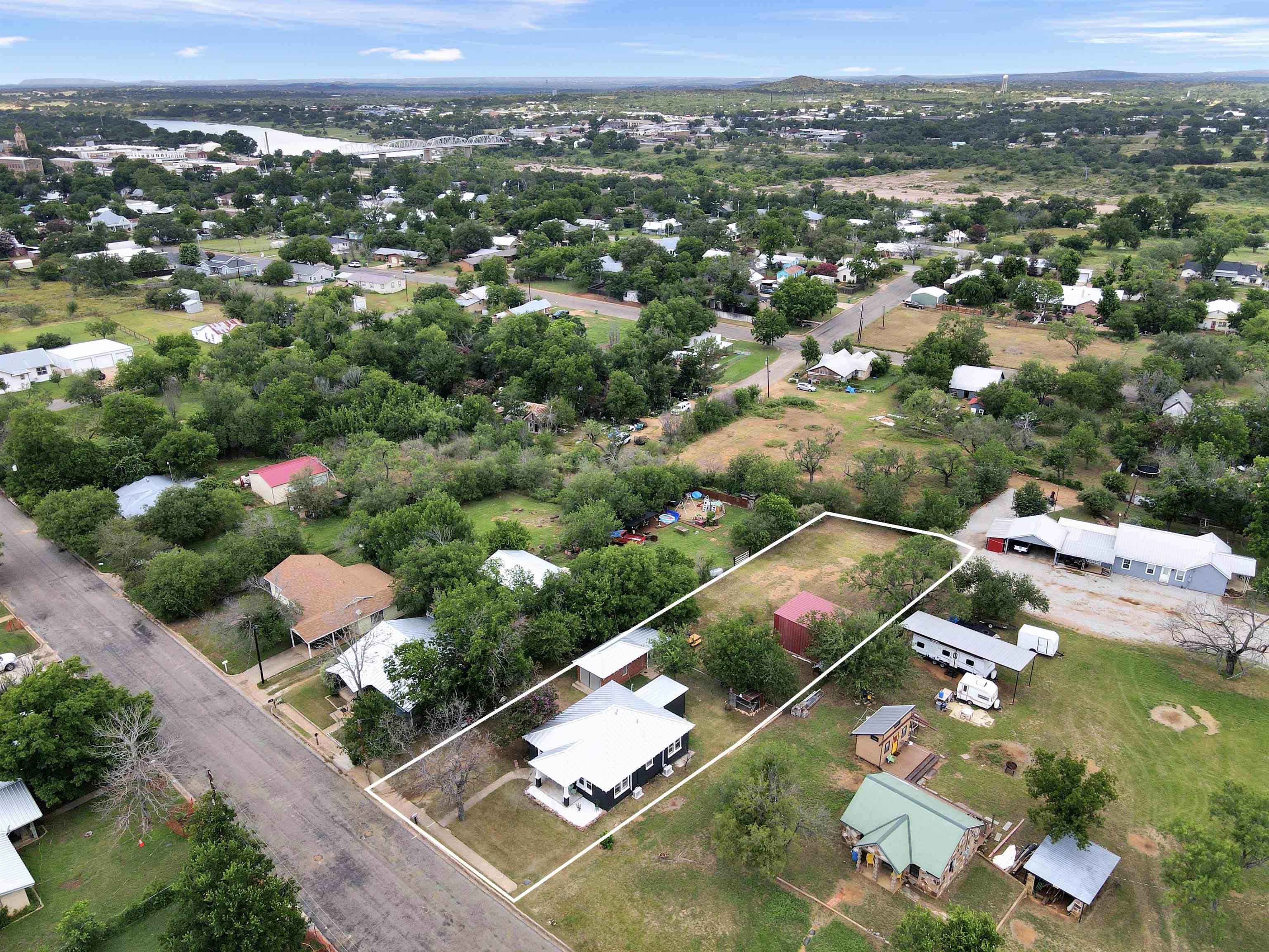 611 E Wallace Street