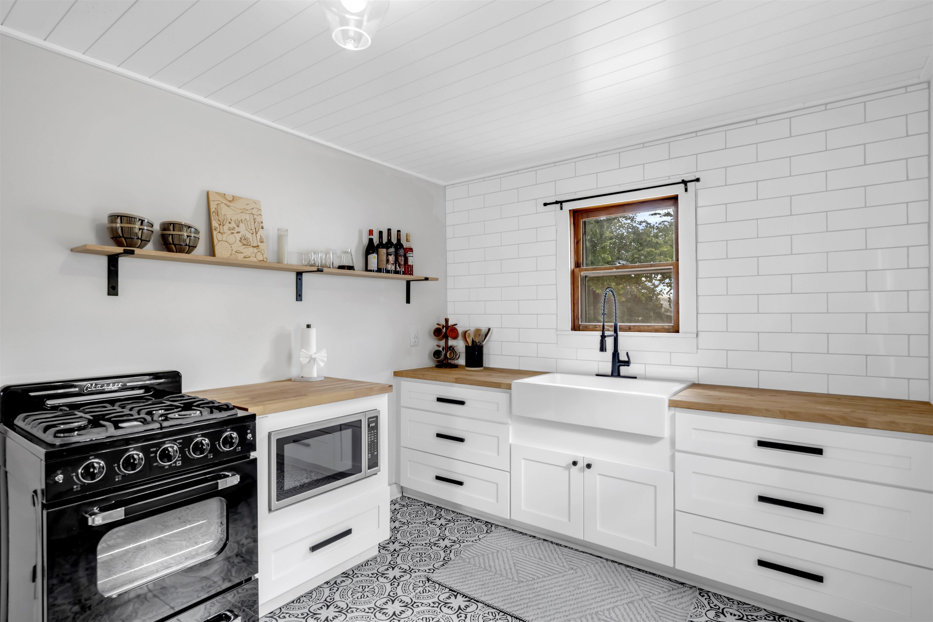 611 E Wallace Street