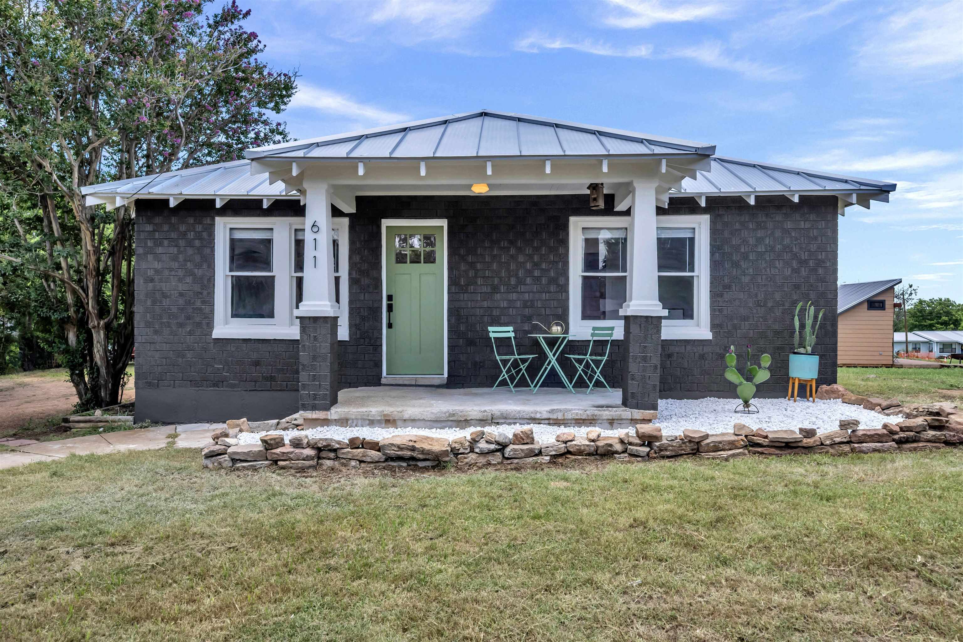 611 E Wallace Street