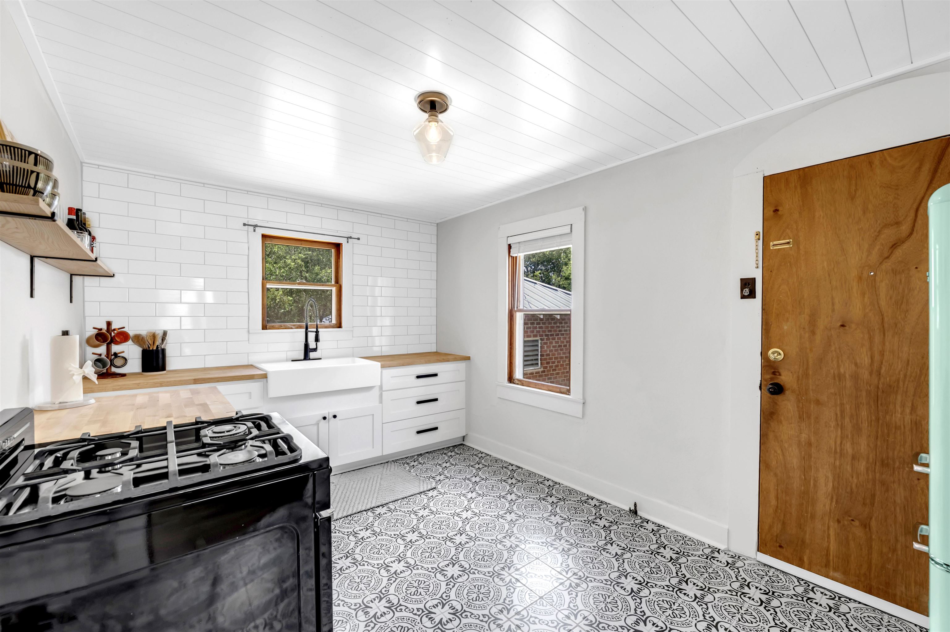 611 E Wallace Street