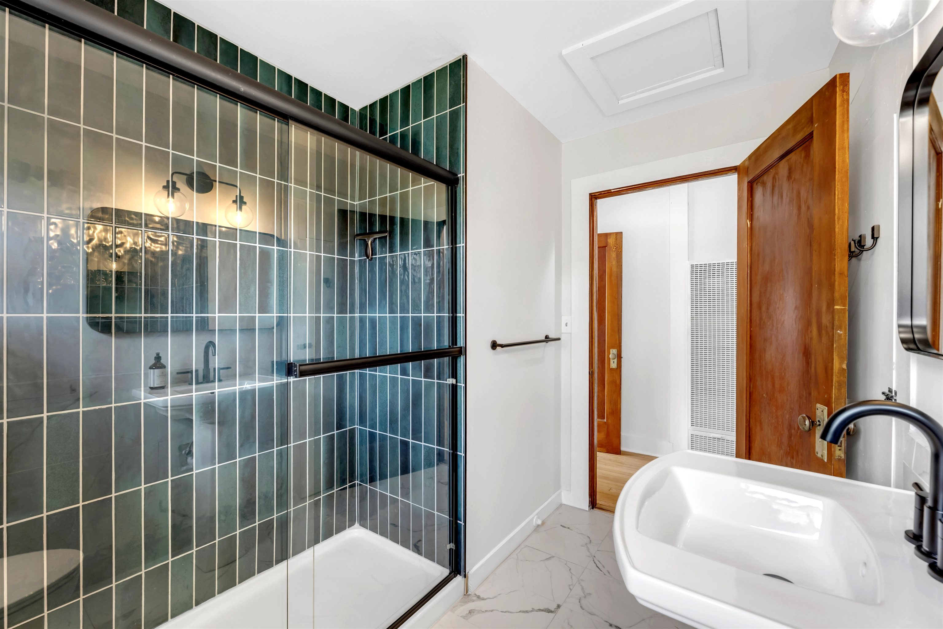 611 E Wallace Street