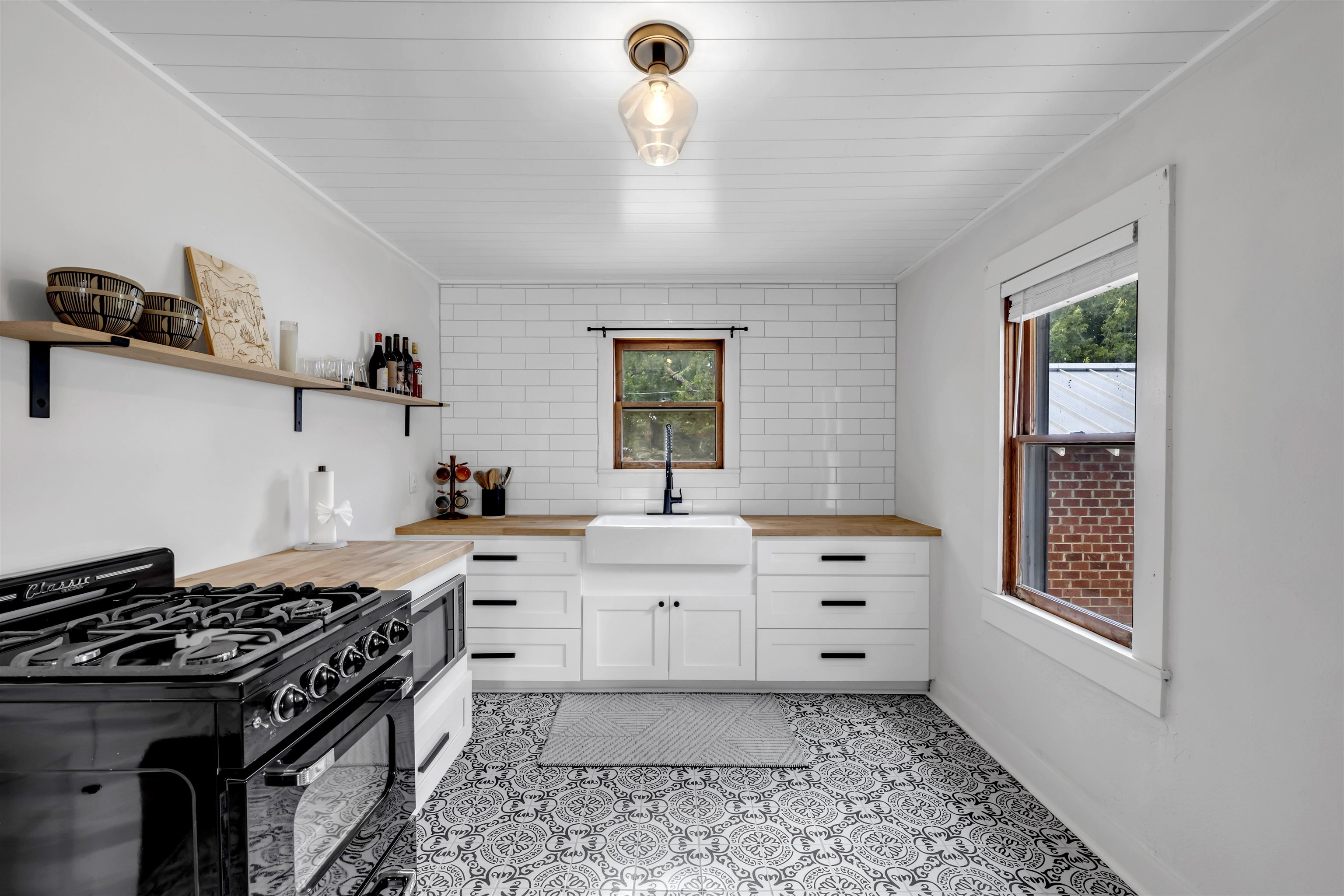 611 E Wallace Street