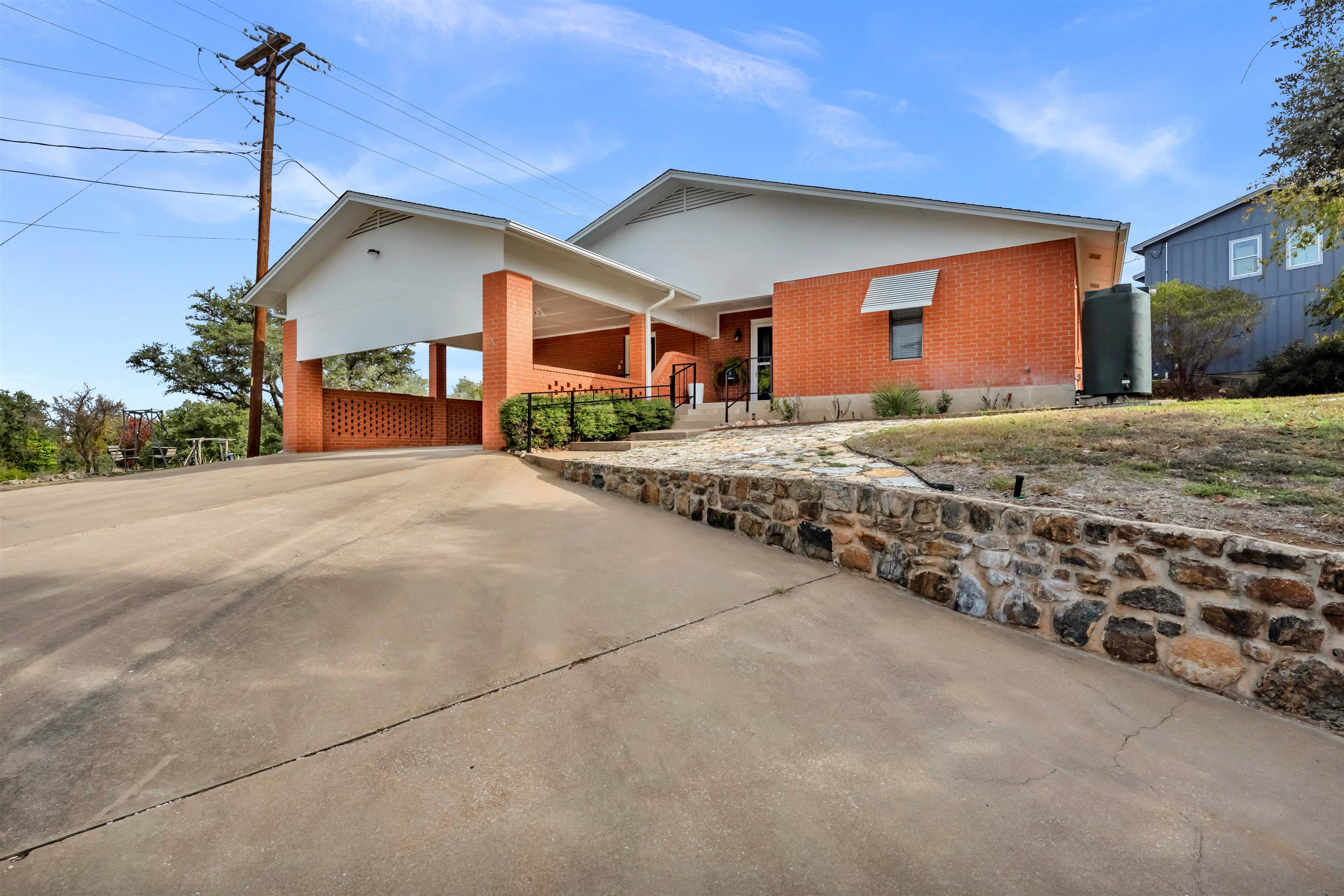 335 Lake Drive
