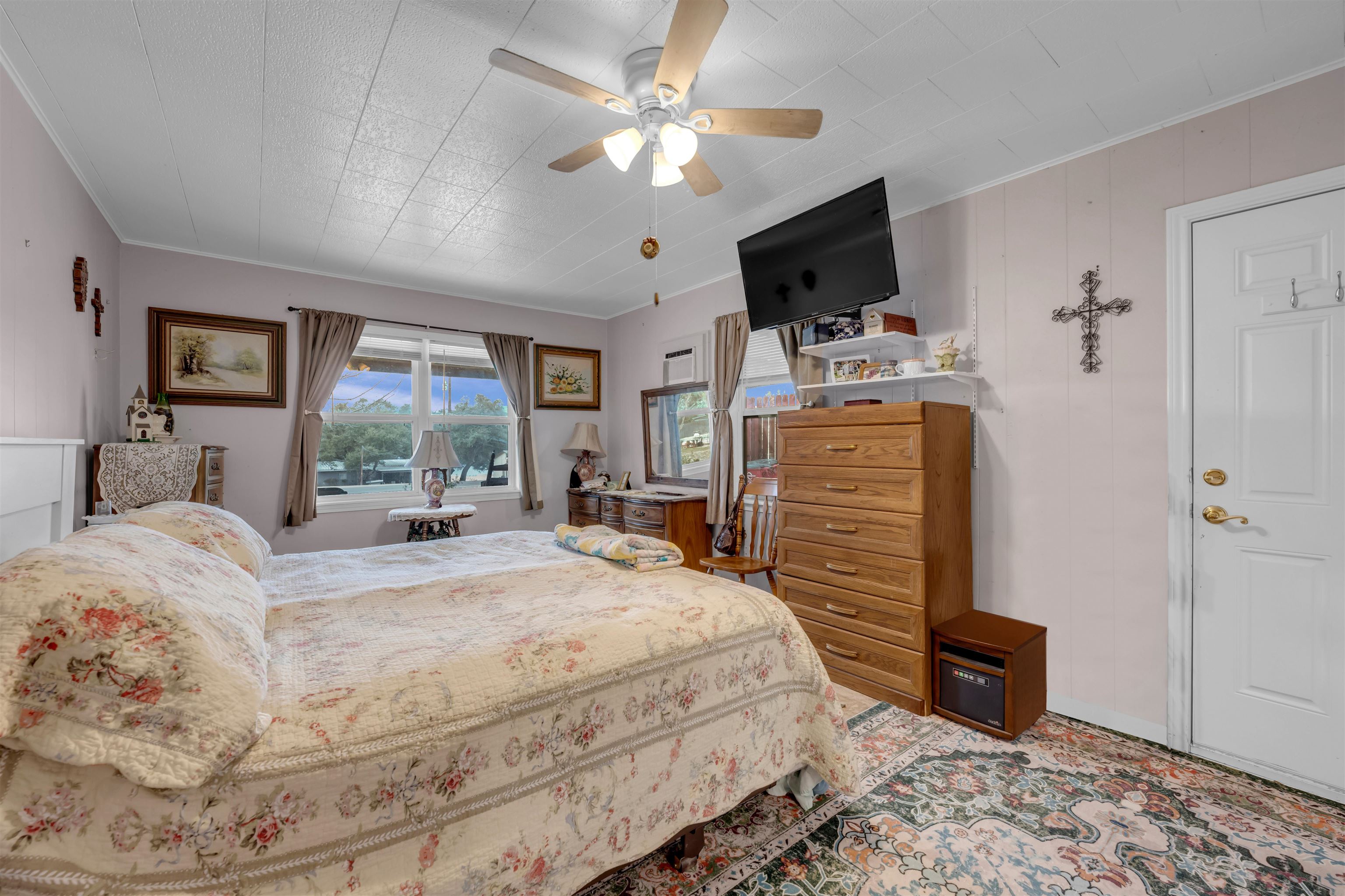 4003 River Oaks Dr.