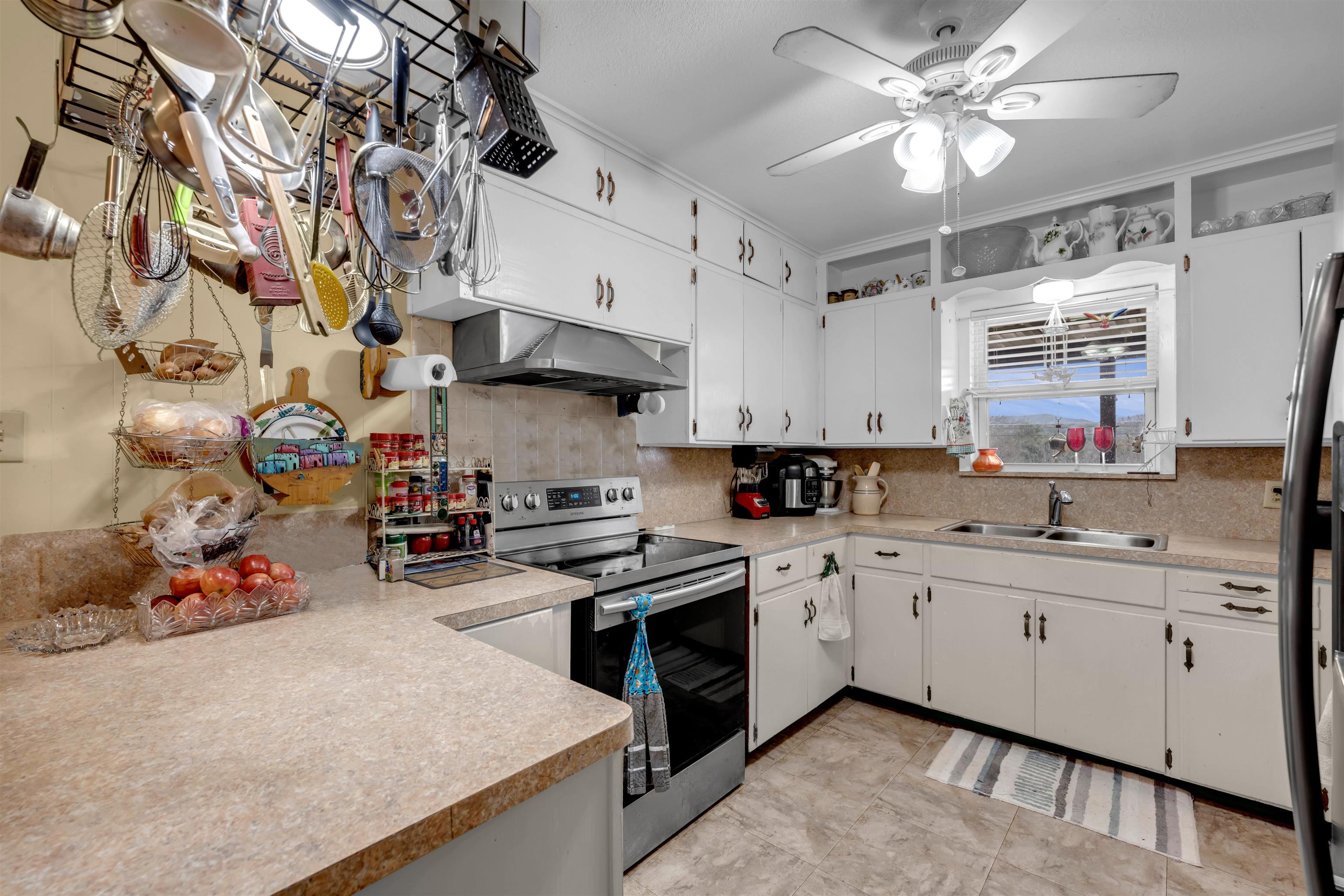4003 River Oaks Dr.