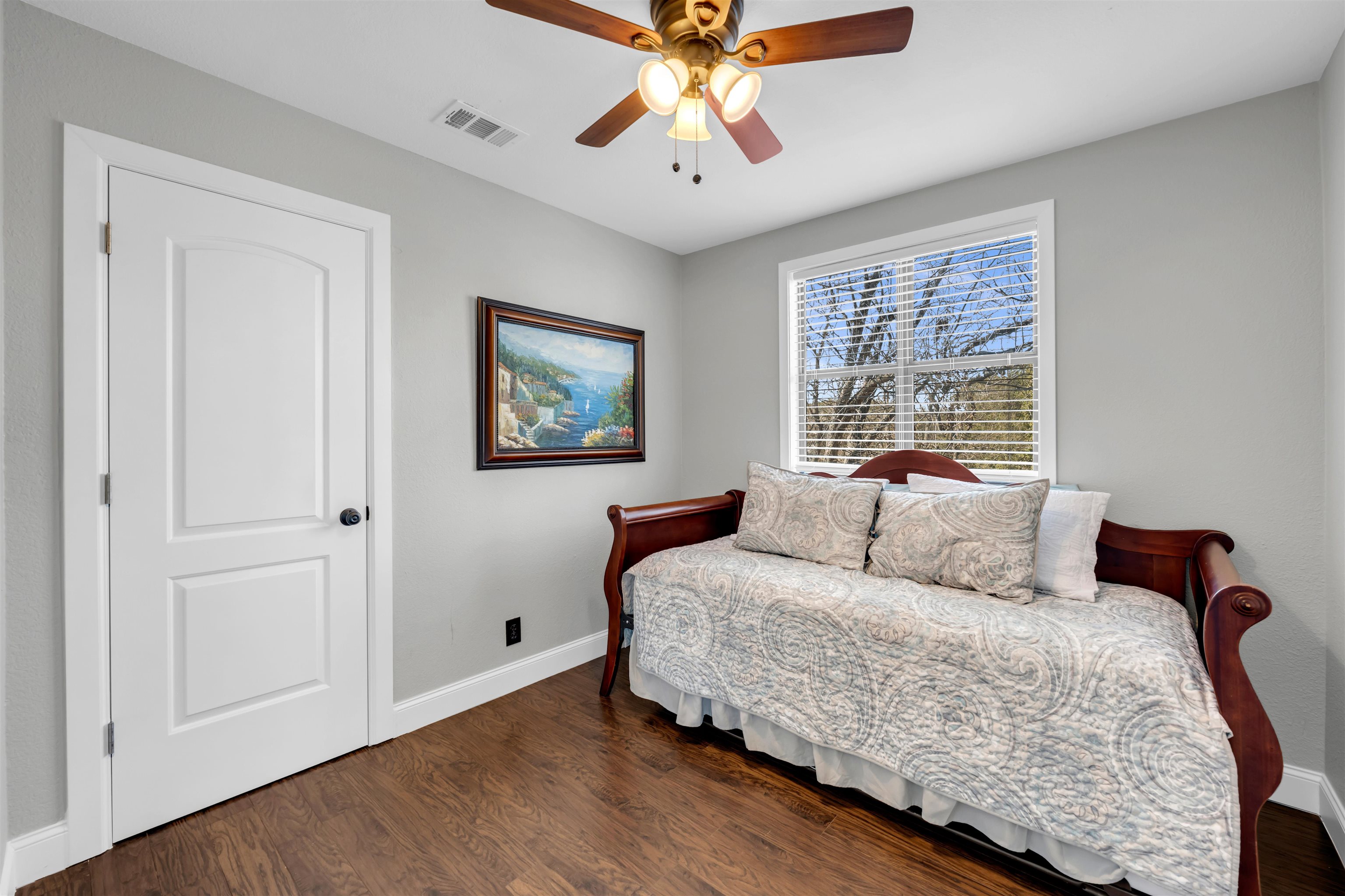 118 S Shorewood Drive
