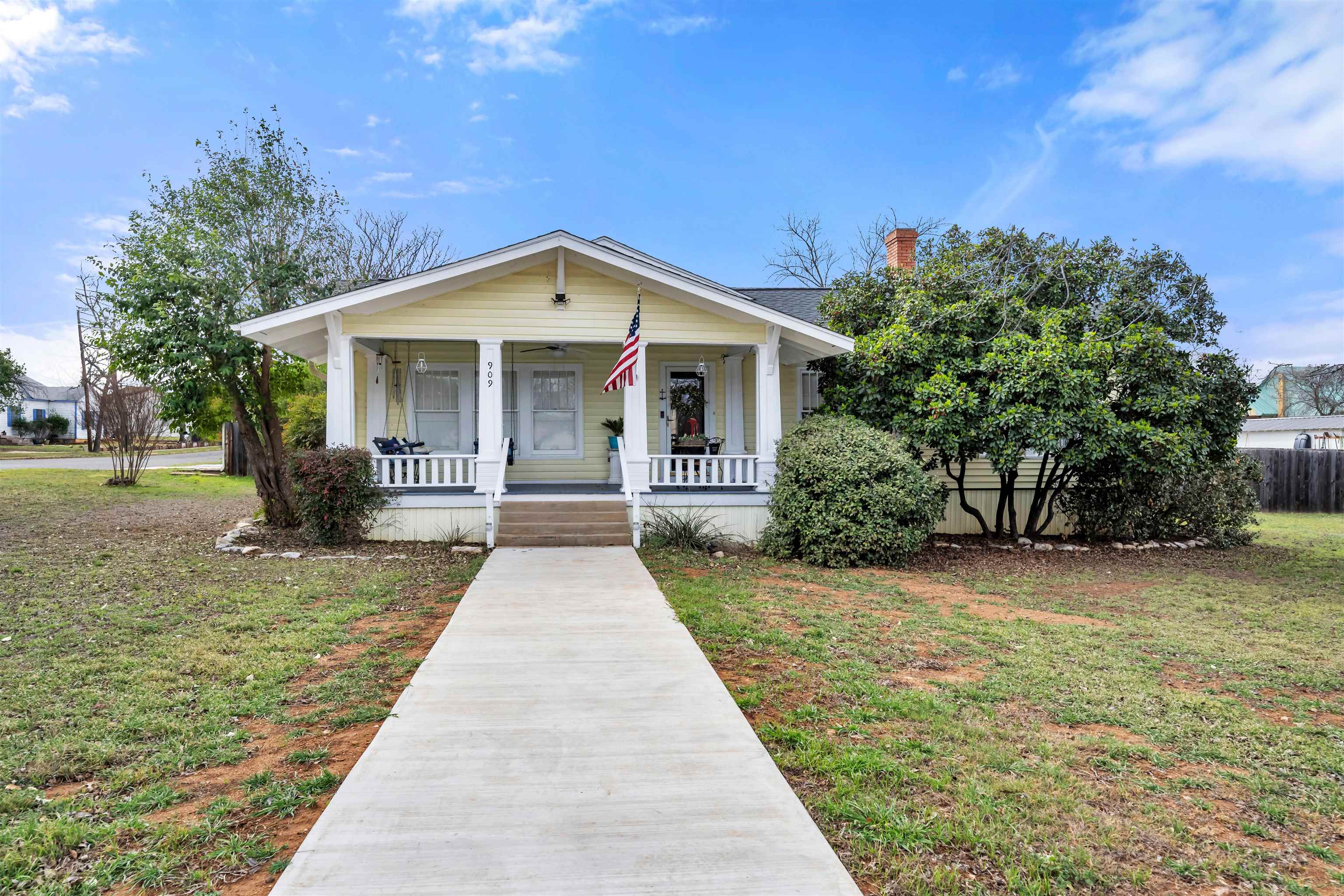 909 Flag Street